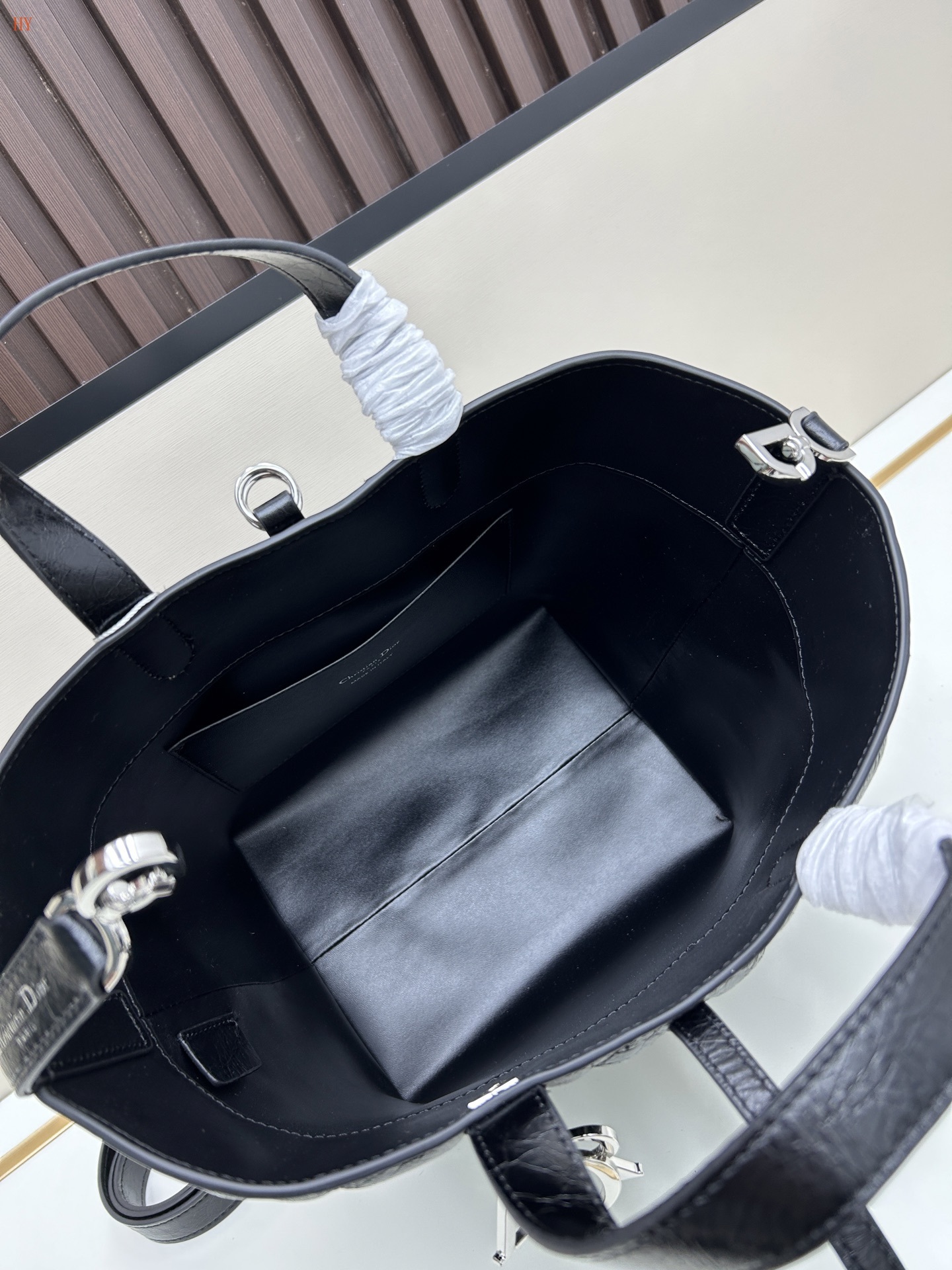 dior black leather tote bag 20*22*18 cm - Image 2