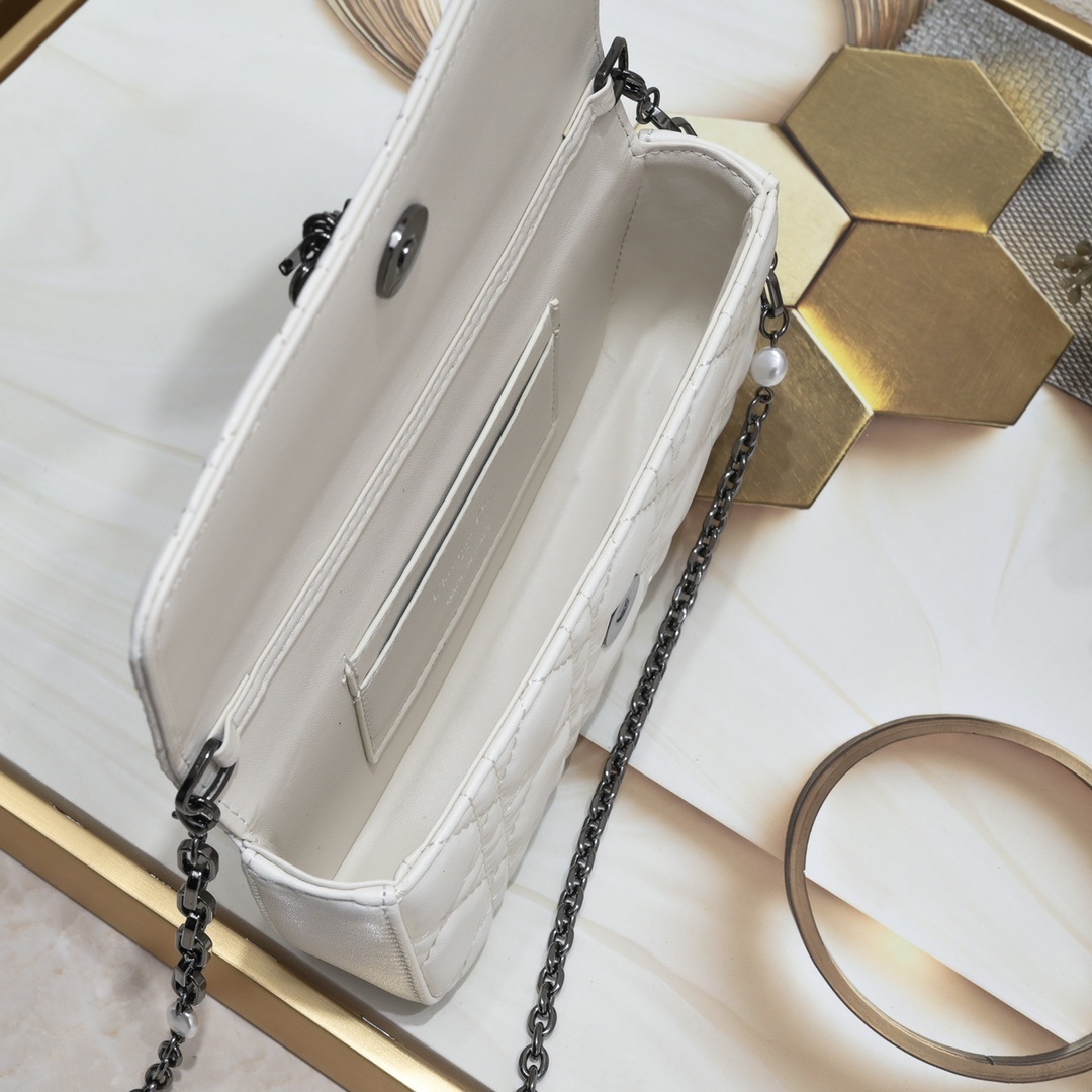 dior quilted white leather crossbody bag - 18.5x10x4 cm - Image 2