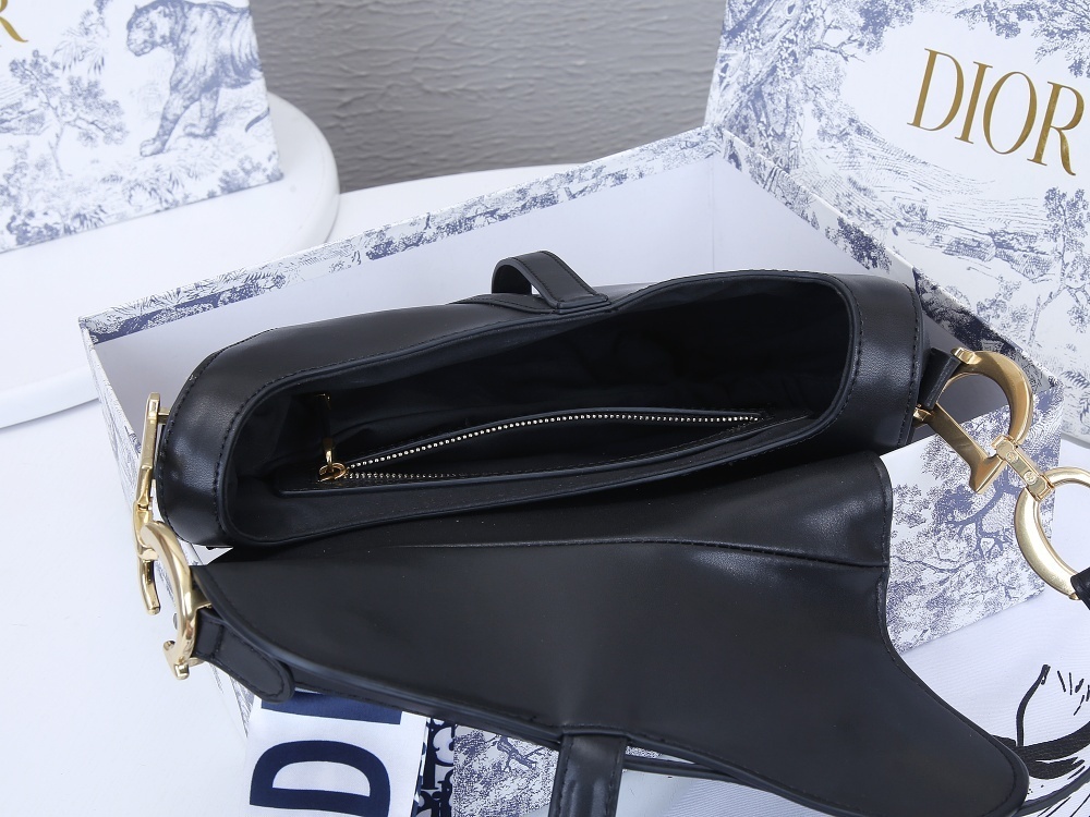dior black saddle bag with adjustable strap - 25.5x20x6.5 cm - Image 2