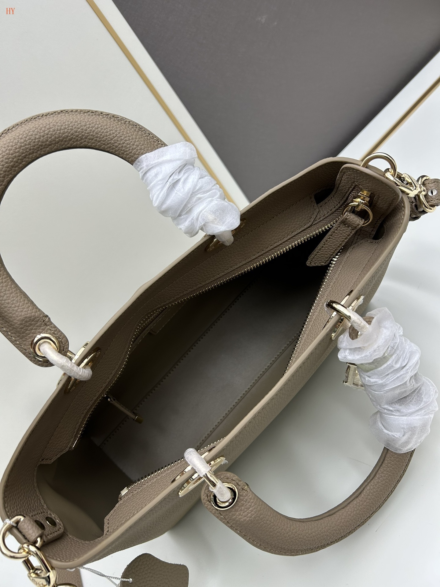 dior 30/26 handbag in brown - Image 2