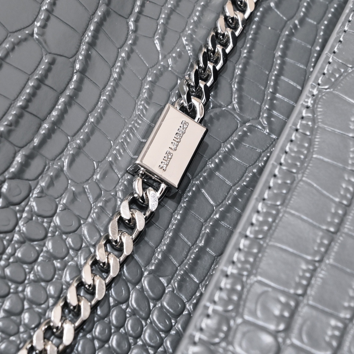 yves saint laurent croc-embossed gray handbag 24*5.5*14.5 - Image 2