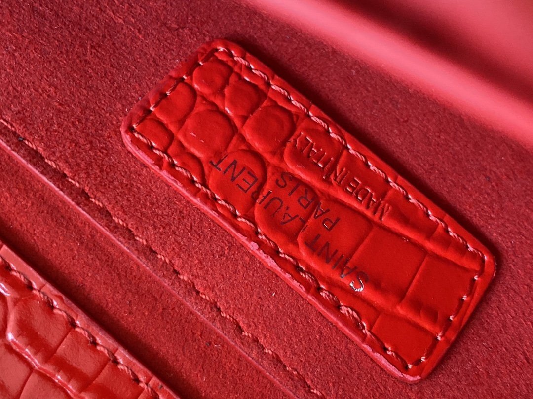 yves saint laurent red croc-embossed leather bag 22×8×16 - Image 2