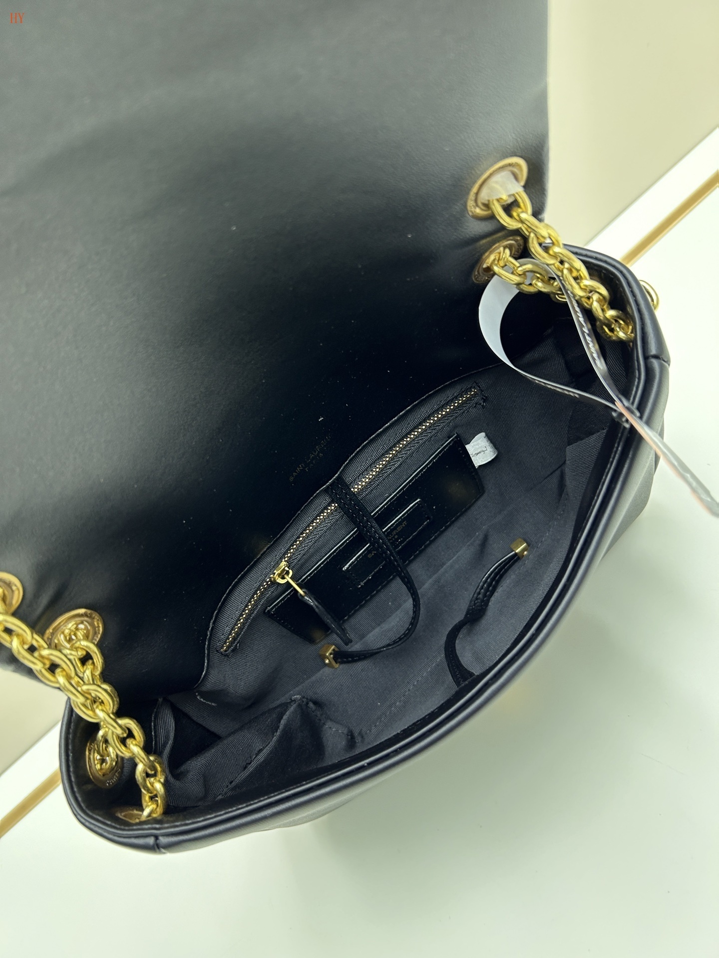 yves saint laurent black quilted handbag 25*18*6 cm - Image 2