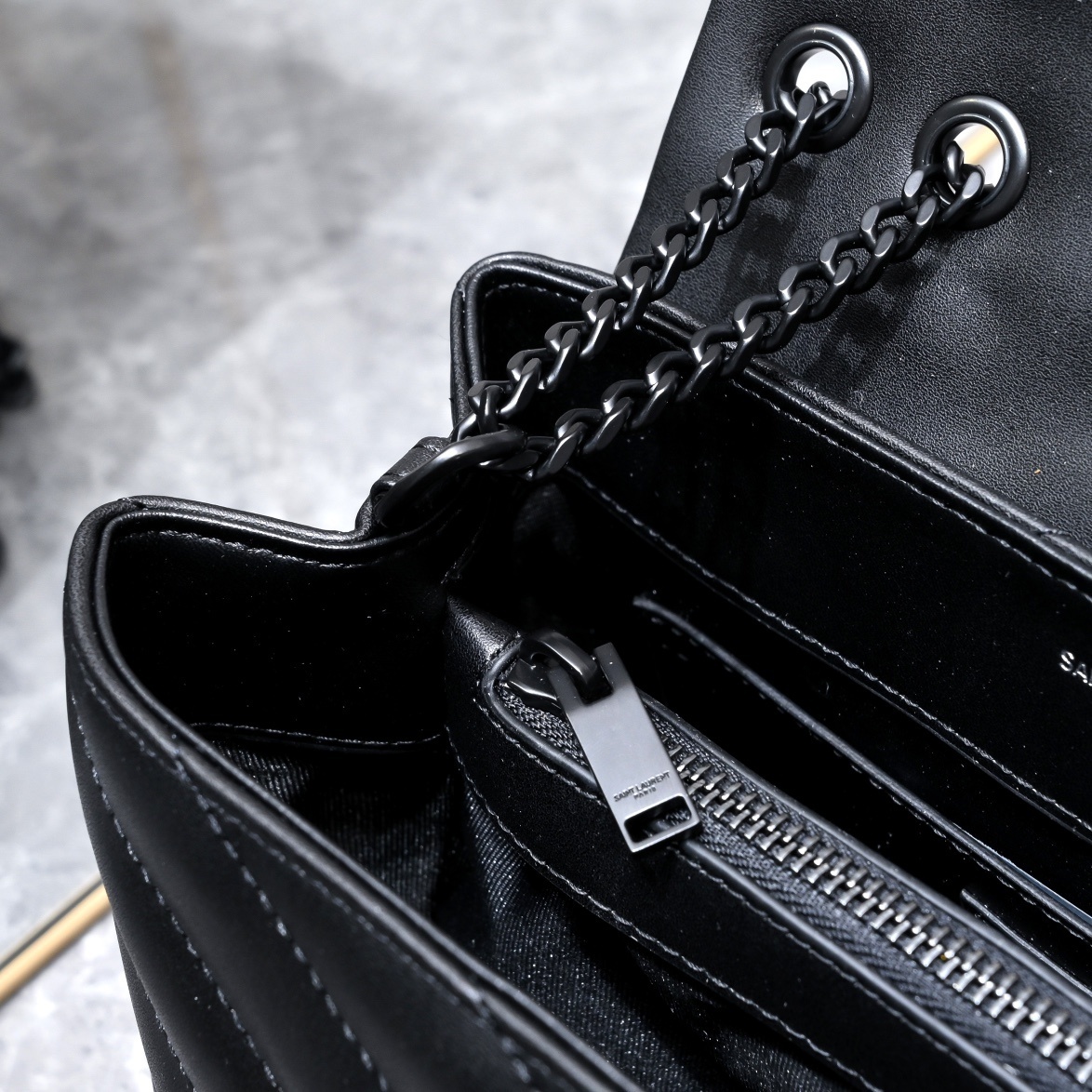 yves saint laurent 24cm black chevron bag - Image 2