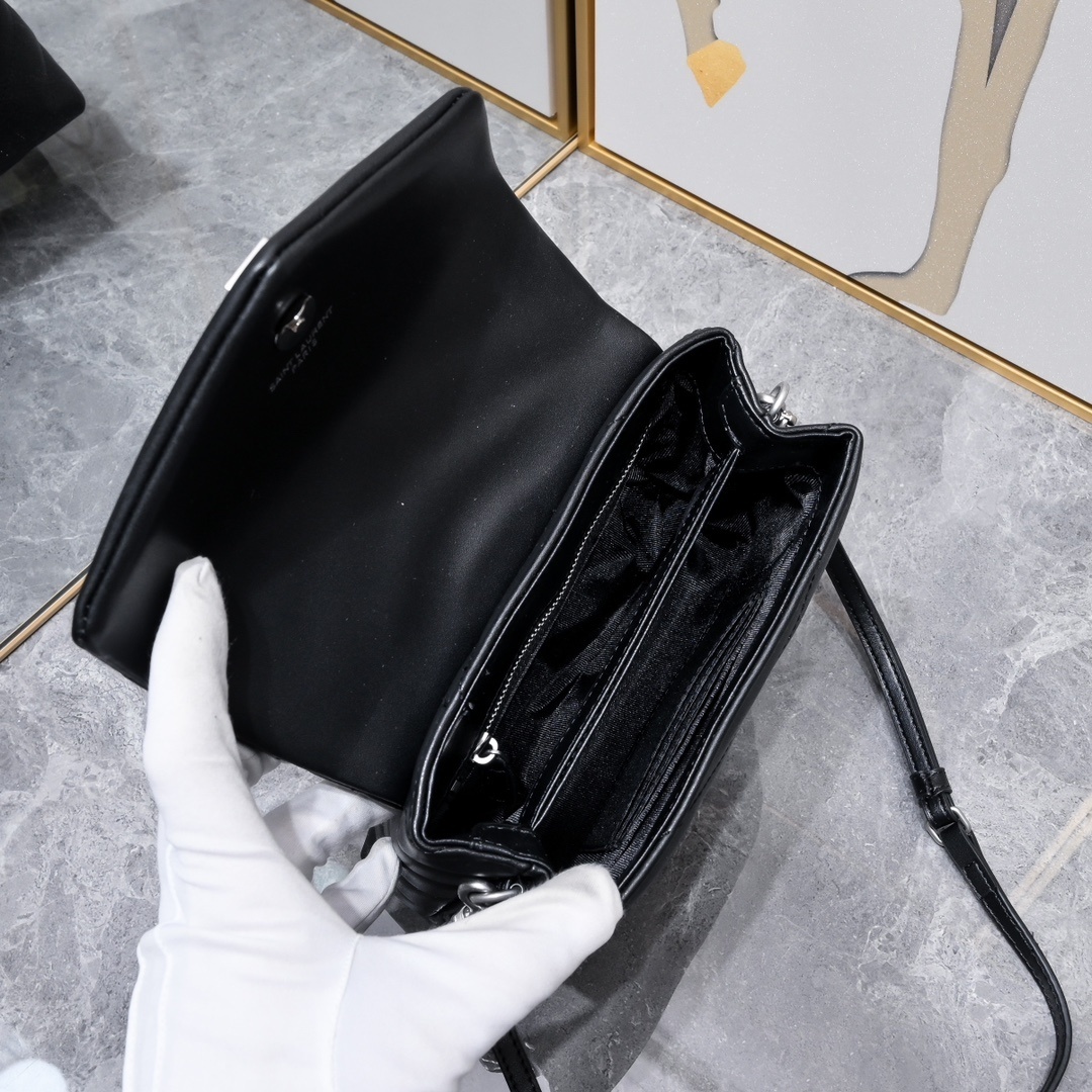 yves saint laurent black quilted leather bag 20x14x7cm - Image 2