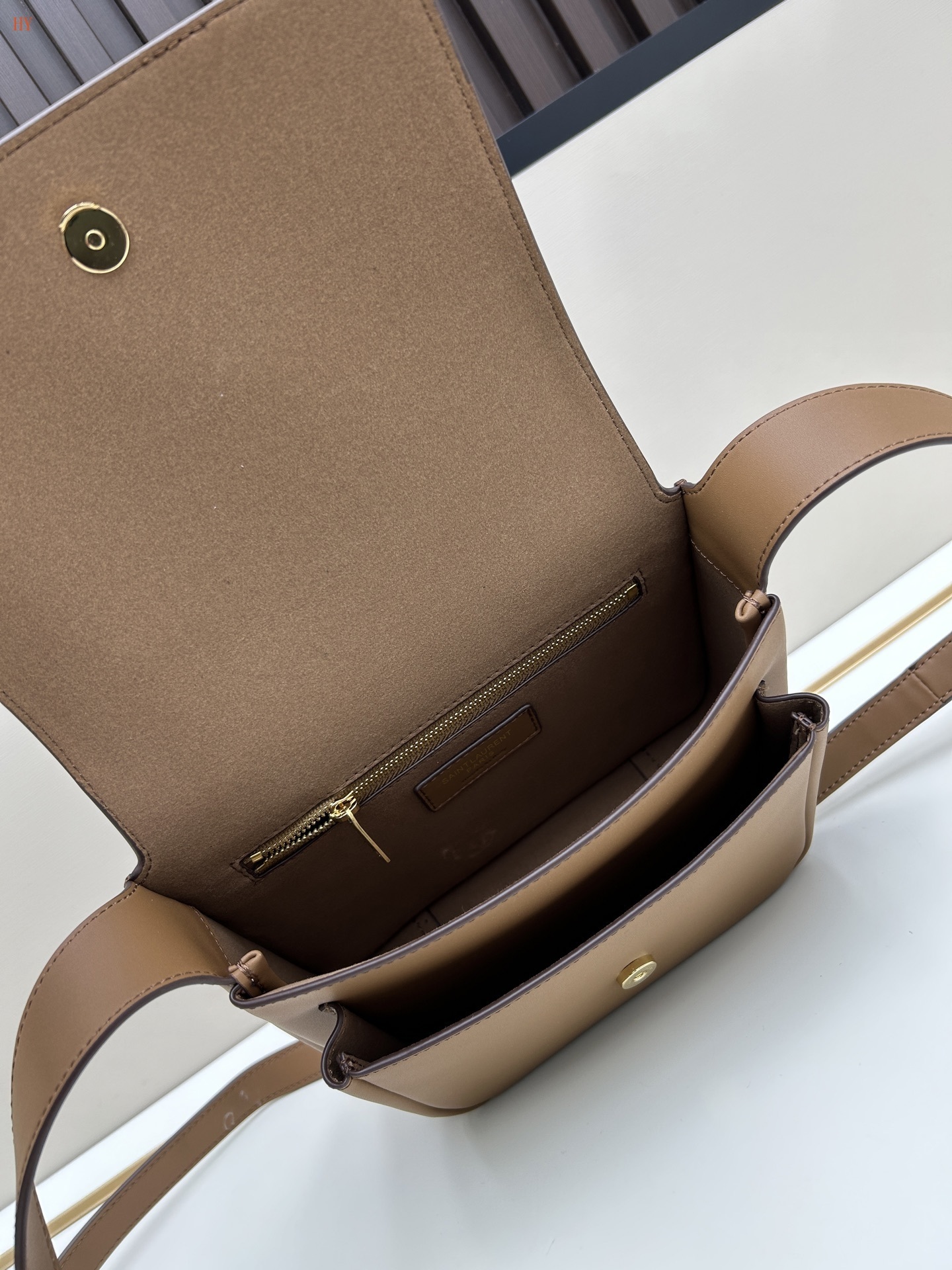 yves saint laurent brown leather crossbody bag 22*17*12 cm - Image 2