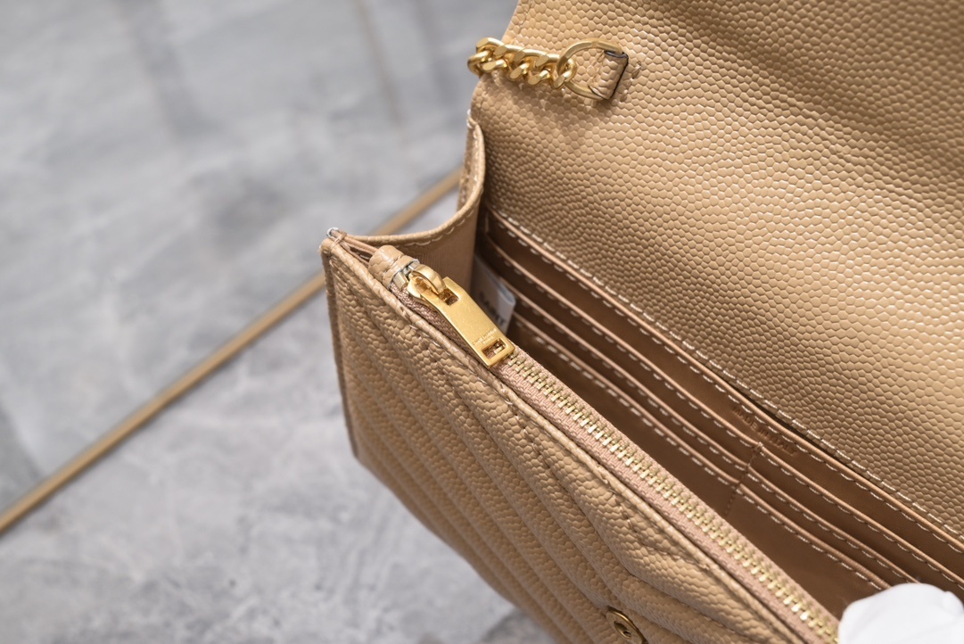 yves saint laurent beige chevron crossbody bag - 20×17×6cm - Image 2