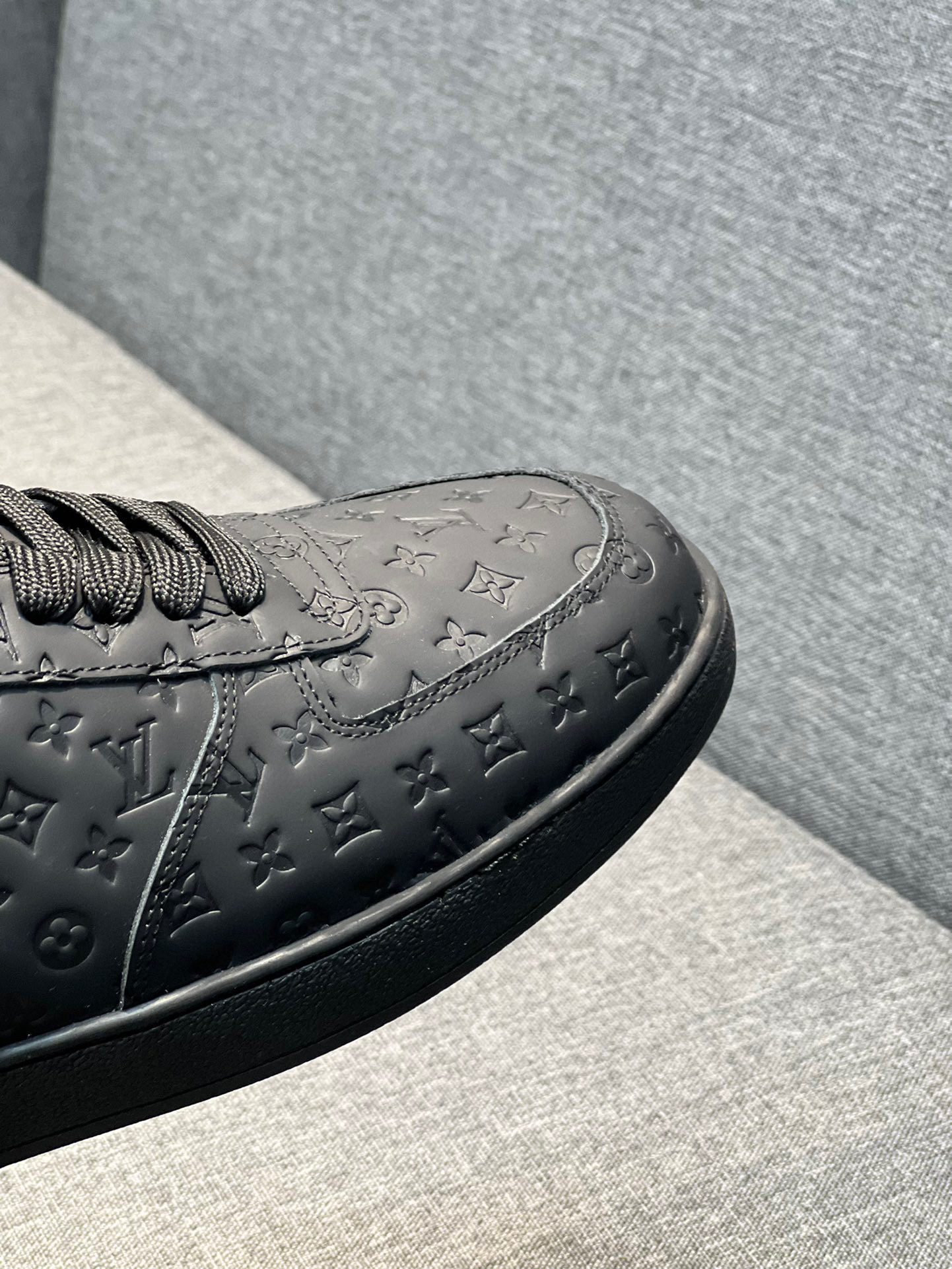 louis vuitton stellar sneakers - size 40 - Image 2