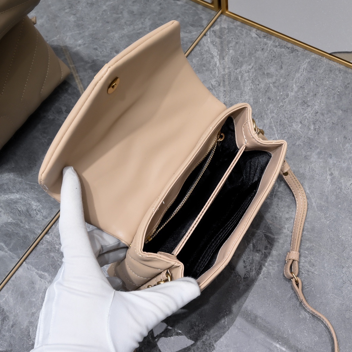yves saint laurent beige quilted crossbody bag - 20x14x7cm - Image 2