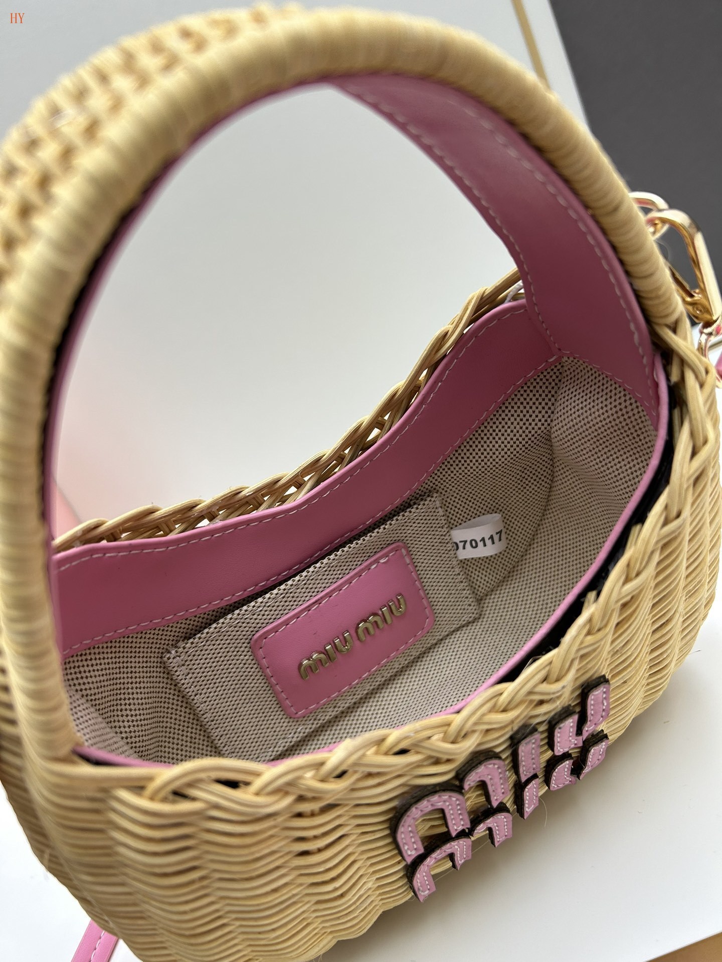 miu miu woven handbag 20x14x6 cm - Image 2