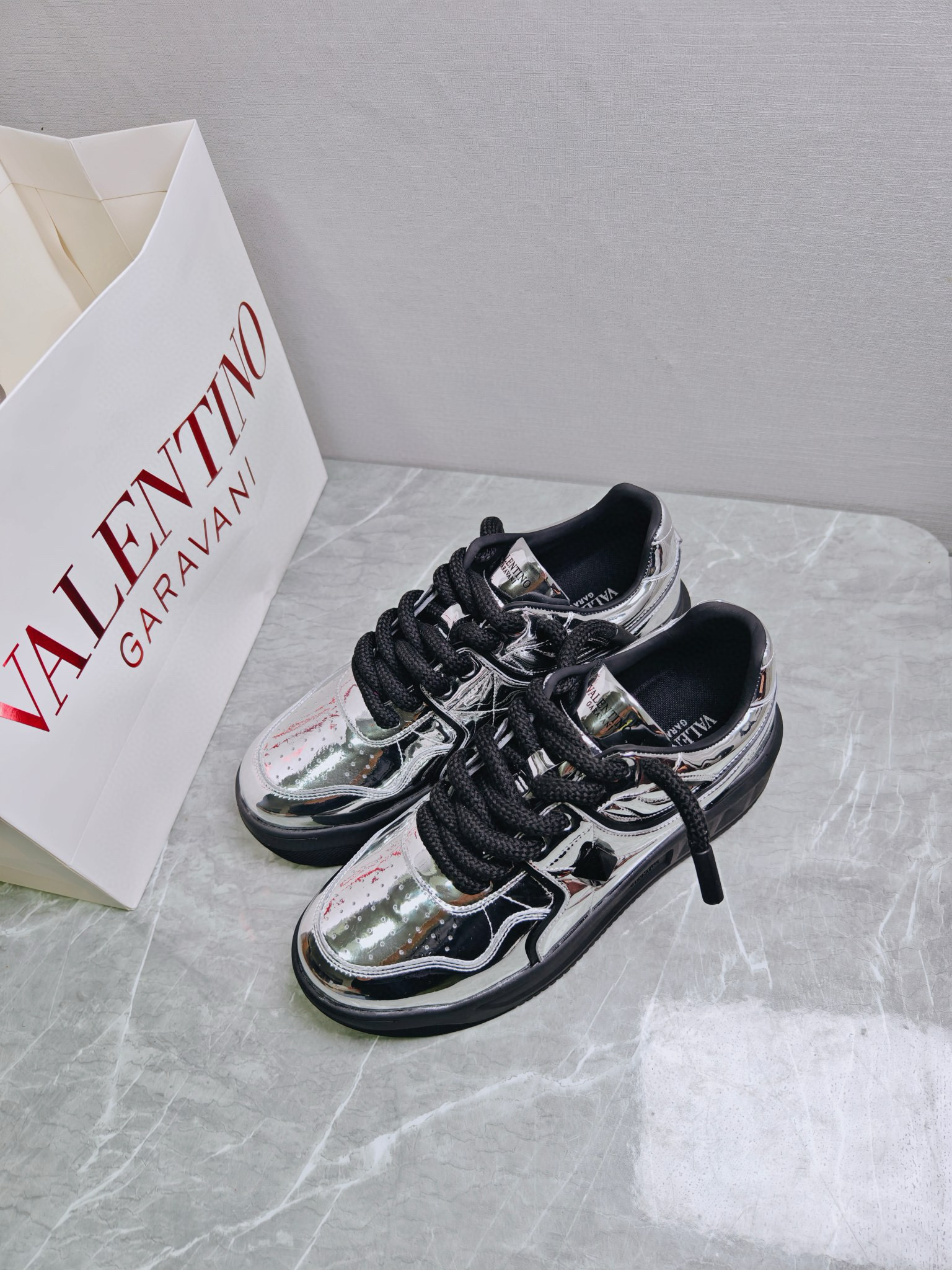 valentino couples sneakers 35/44 - metallic silver - Image 2