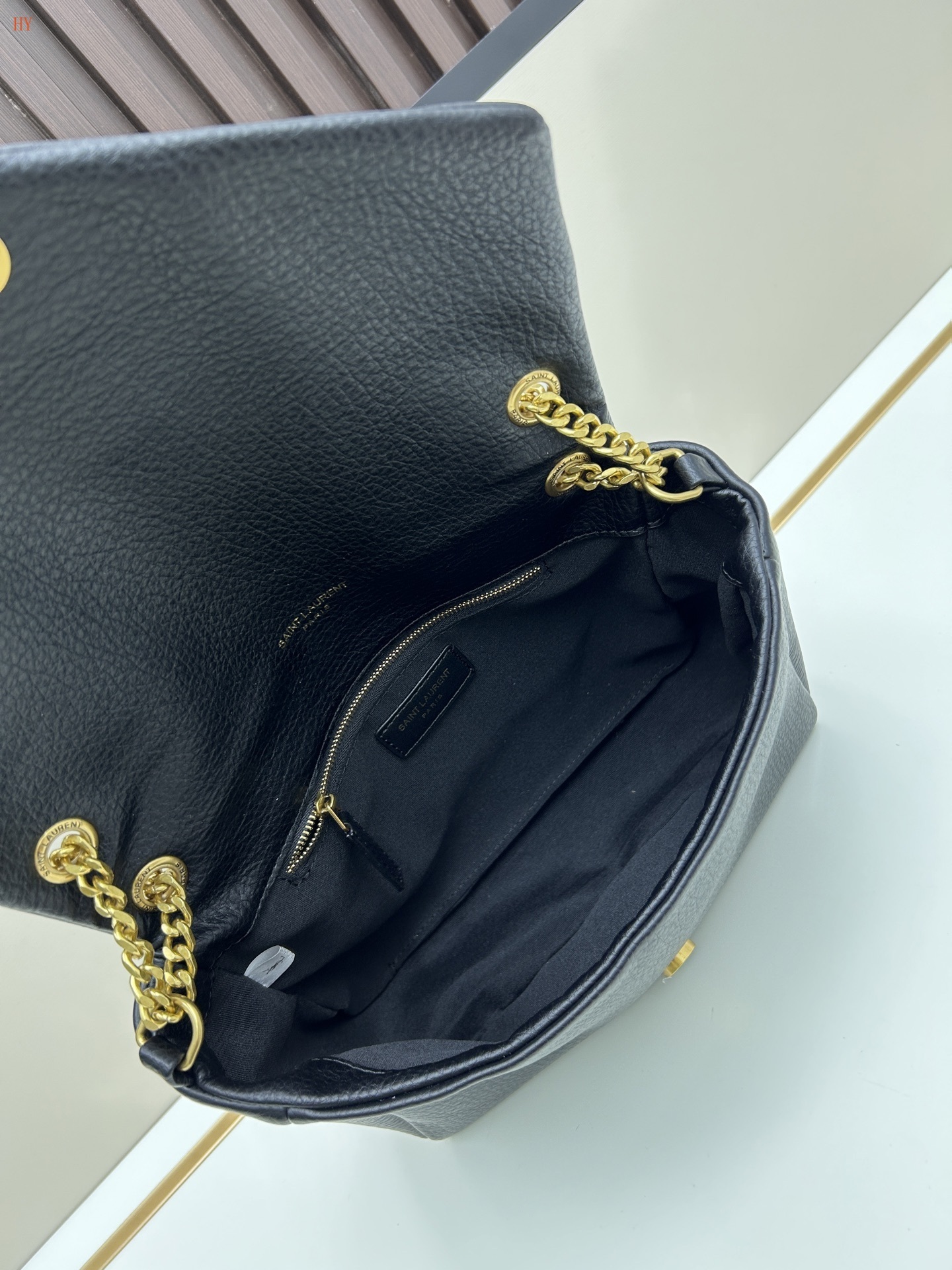 yves saint laurent black leather shoulder bag 28x19x9 cm - Image 2