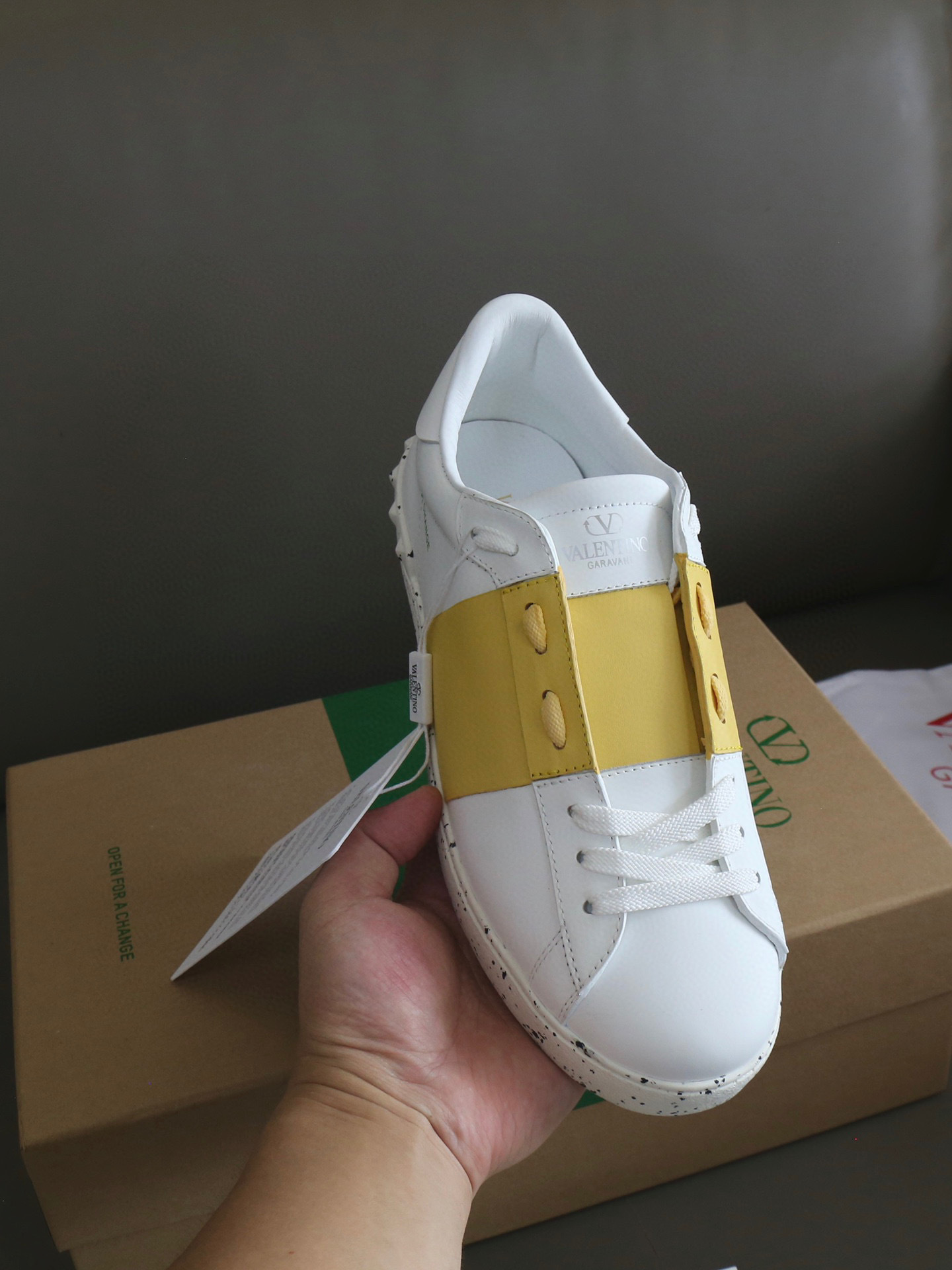 valentino unisex sneakers 35-44 with yellow accents - Image 2