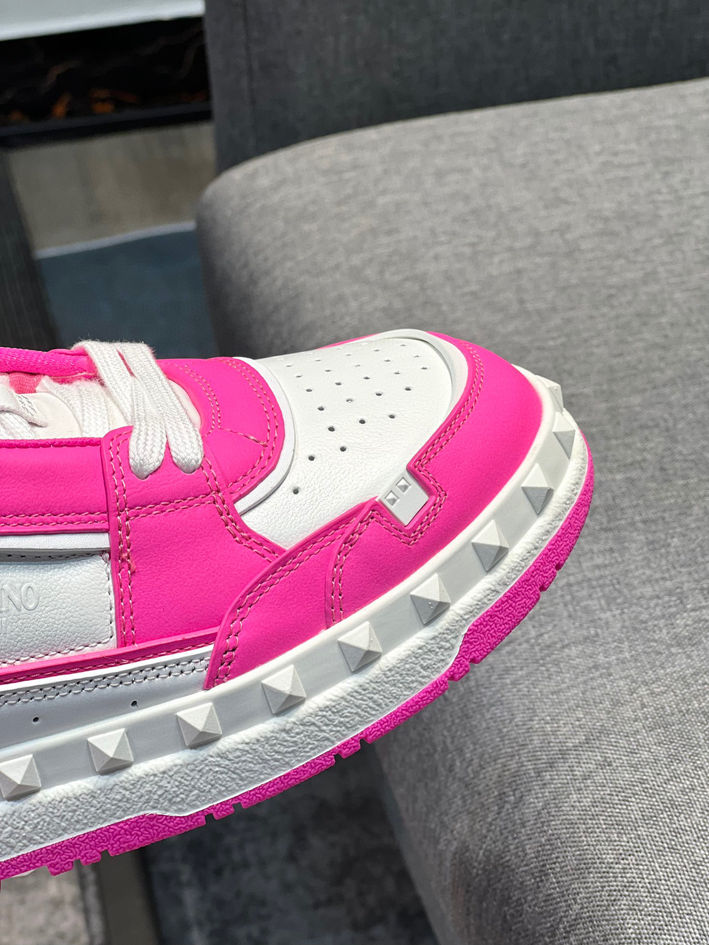 valentino couples sneakers 35-44 in pink and white - Image 2