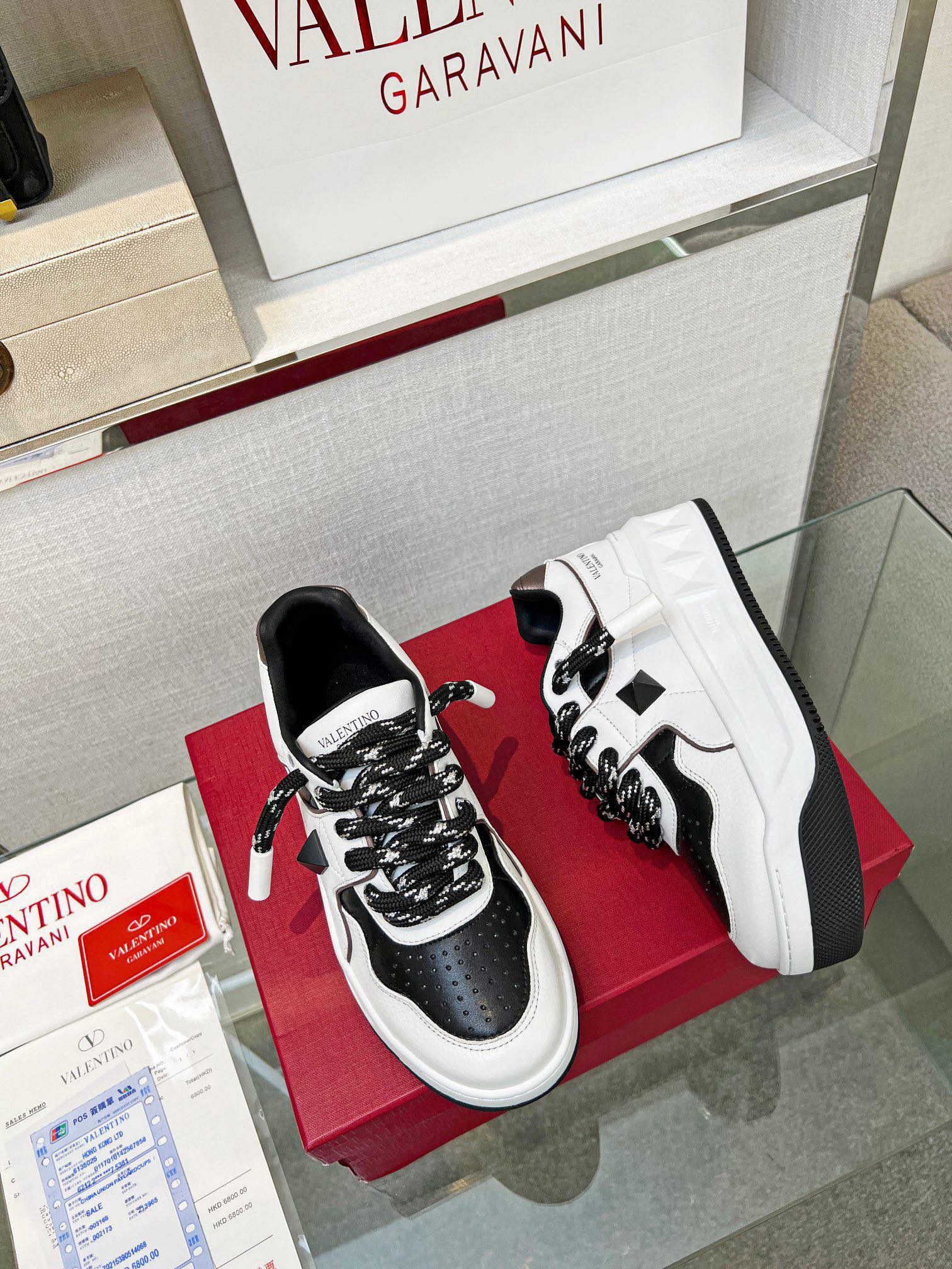 valentino unisex sneakers 35-44 - stylish and comfortable - Image 2