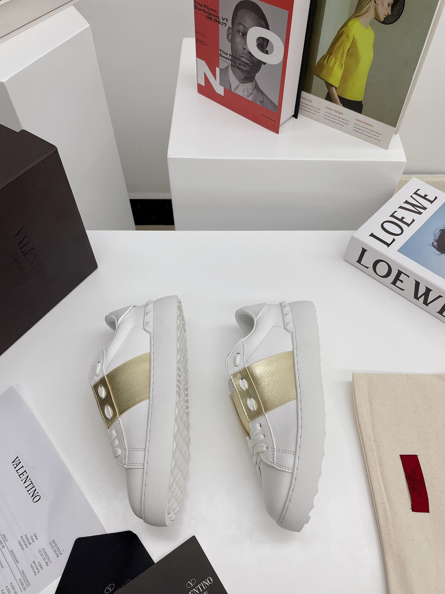 valentino couples sneakers 35-44 with gold accent - Image 3