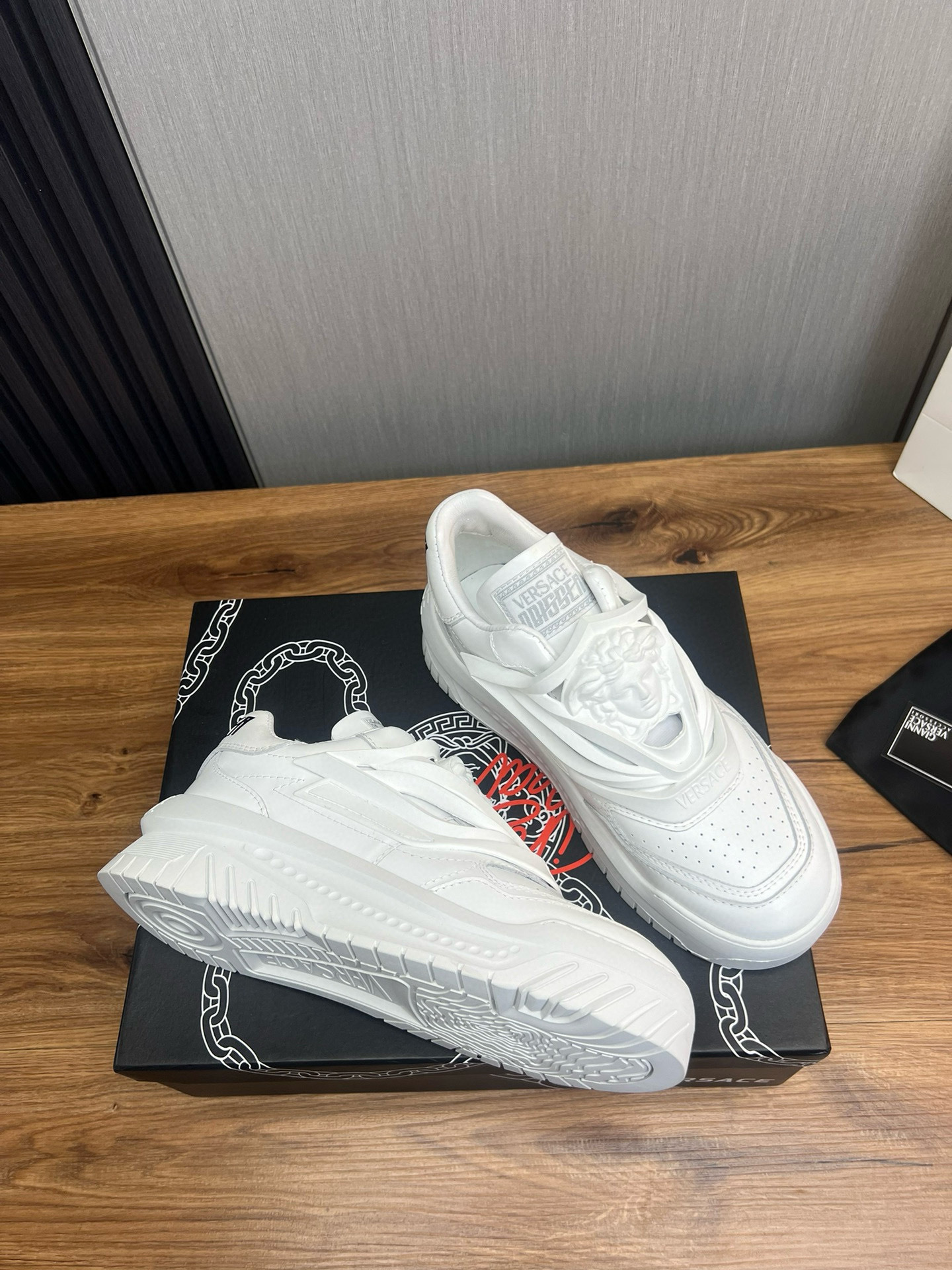 versace casual sneakers in white, size 38/44 - Image 3