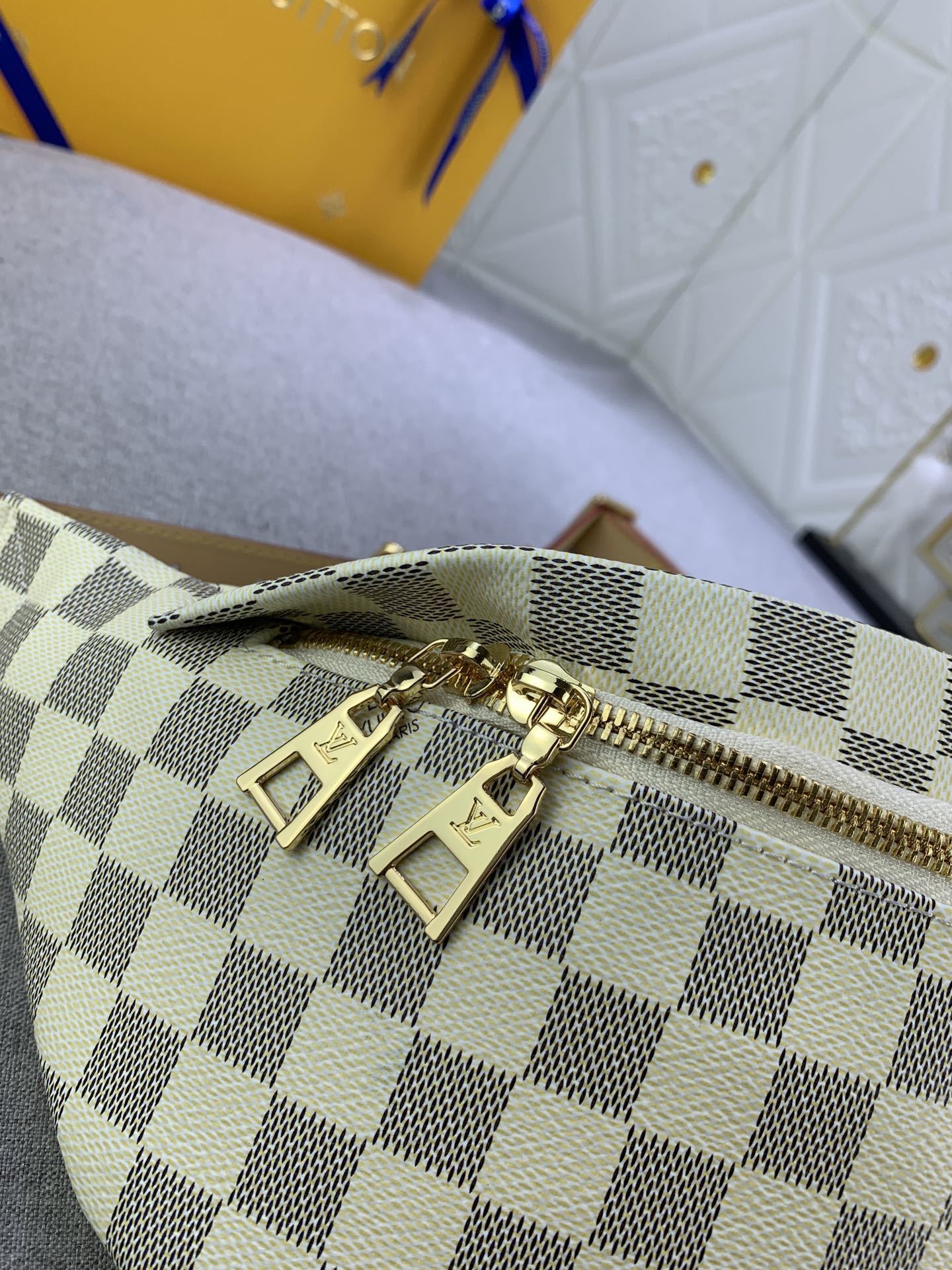 louis vuitton damier canvas belt bag 37x14x13 cm - Image 3