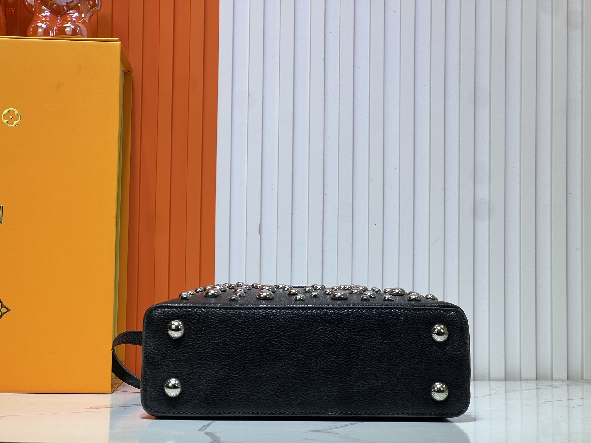 louis vuitton black handbag with silver studs 27x17x9 cm - Image 3