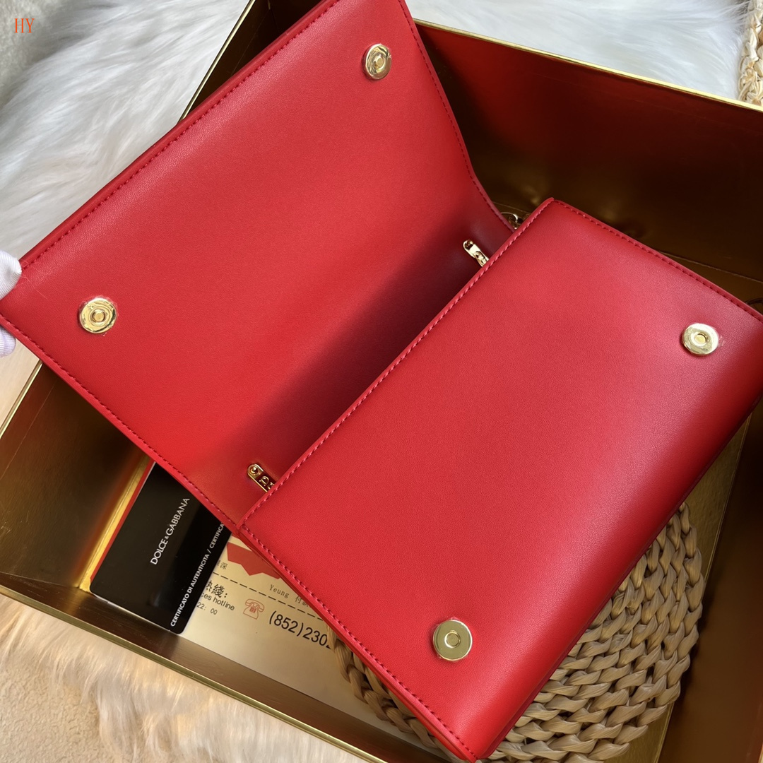 dolce & gabbana red dg logo bag 21x15x4 cm - Image 3