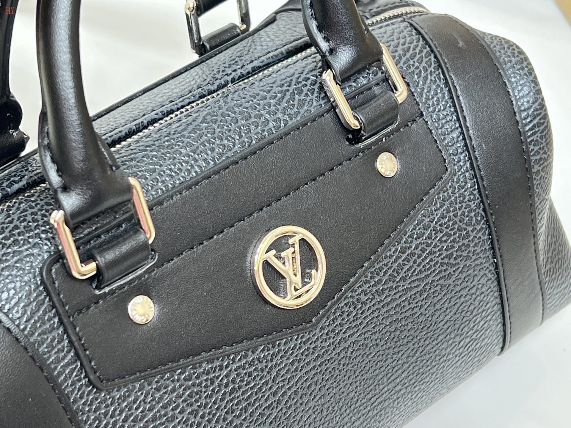 louis vuitton black leather handbag 38*15*15 - Image 3