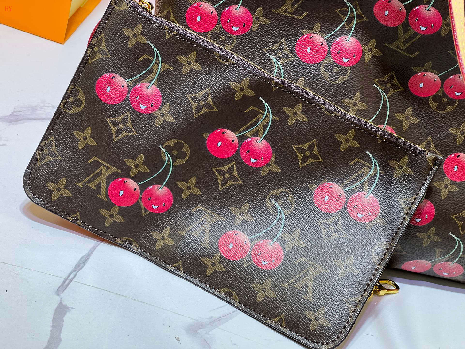 louis vuitton cherry print tote bag 31x28x14 cm - Image 3