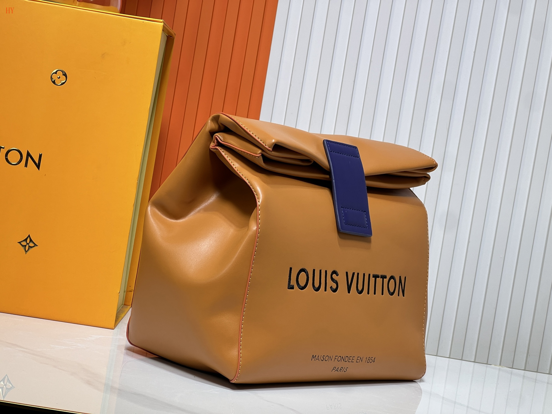 louis vuitton 30*27*17 orange handbag - Image 3