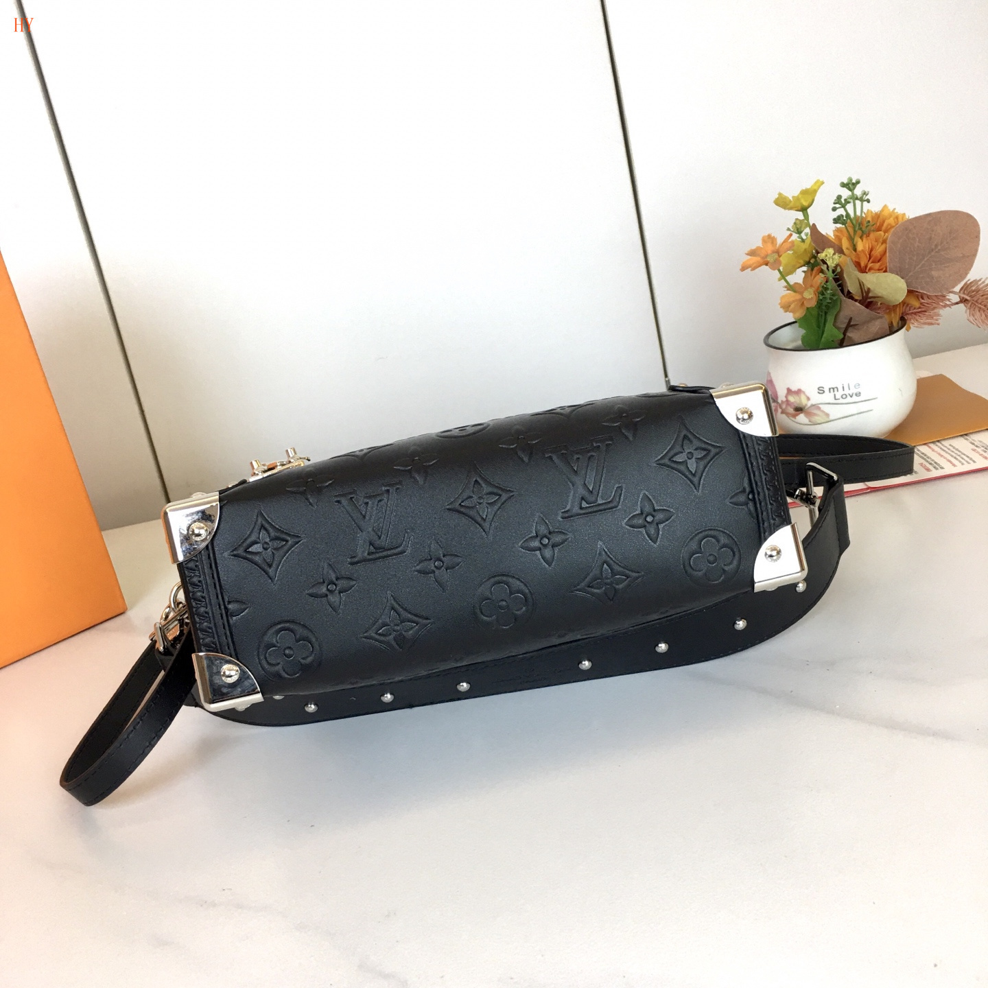 louis vuitton black monogram bag 24.5x16.5x8.5 cm - Image 3