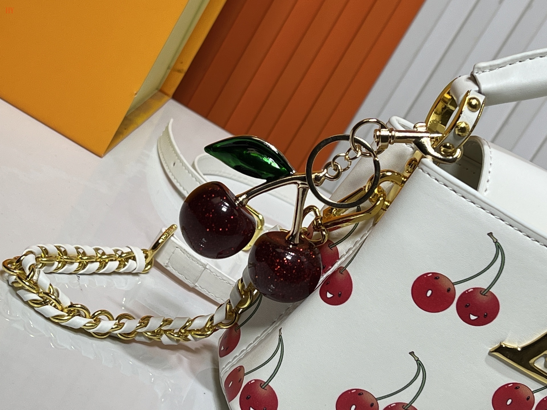 louis vuitton cherry print mini bag 21*14*8 - Image 3