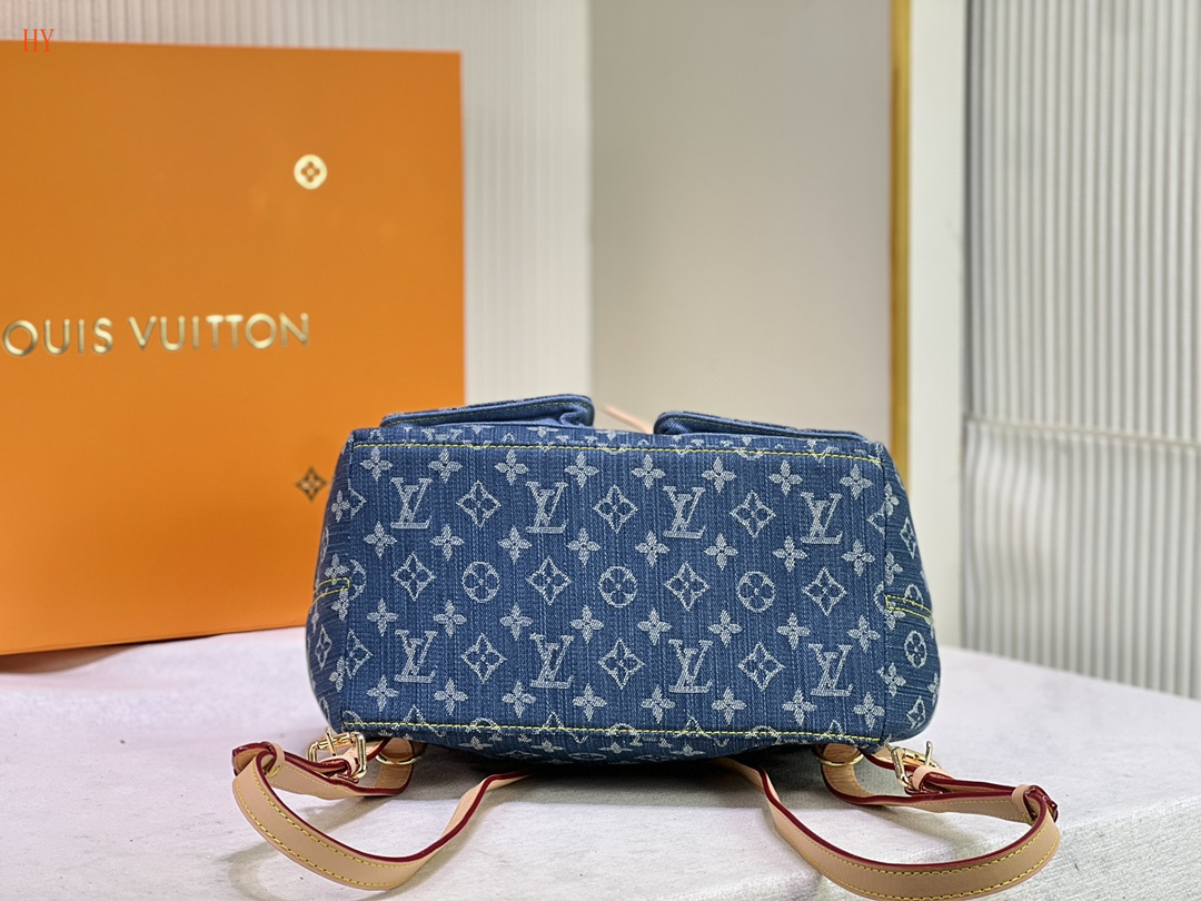 louis vuitton denim backpack 30*28*19 - model 118062 - Image 3