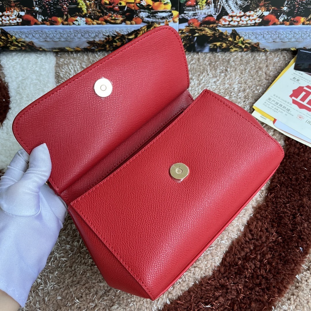 dolce & gabbana red handbag 20*17*7 cm - elegant design - Image 3
