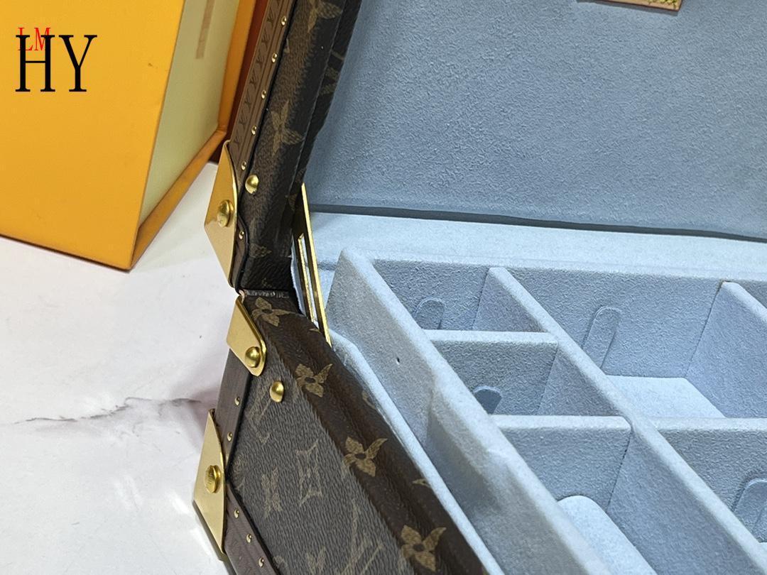 louis vuitton 23x11x23 monogram mini trunk - Image 3