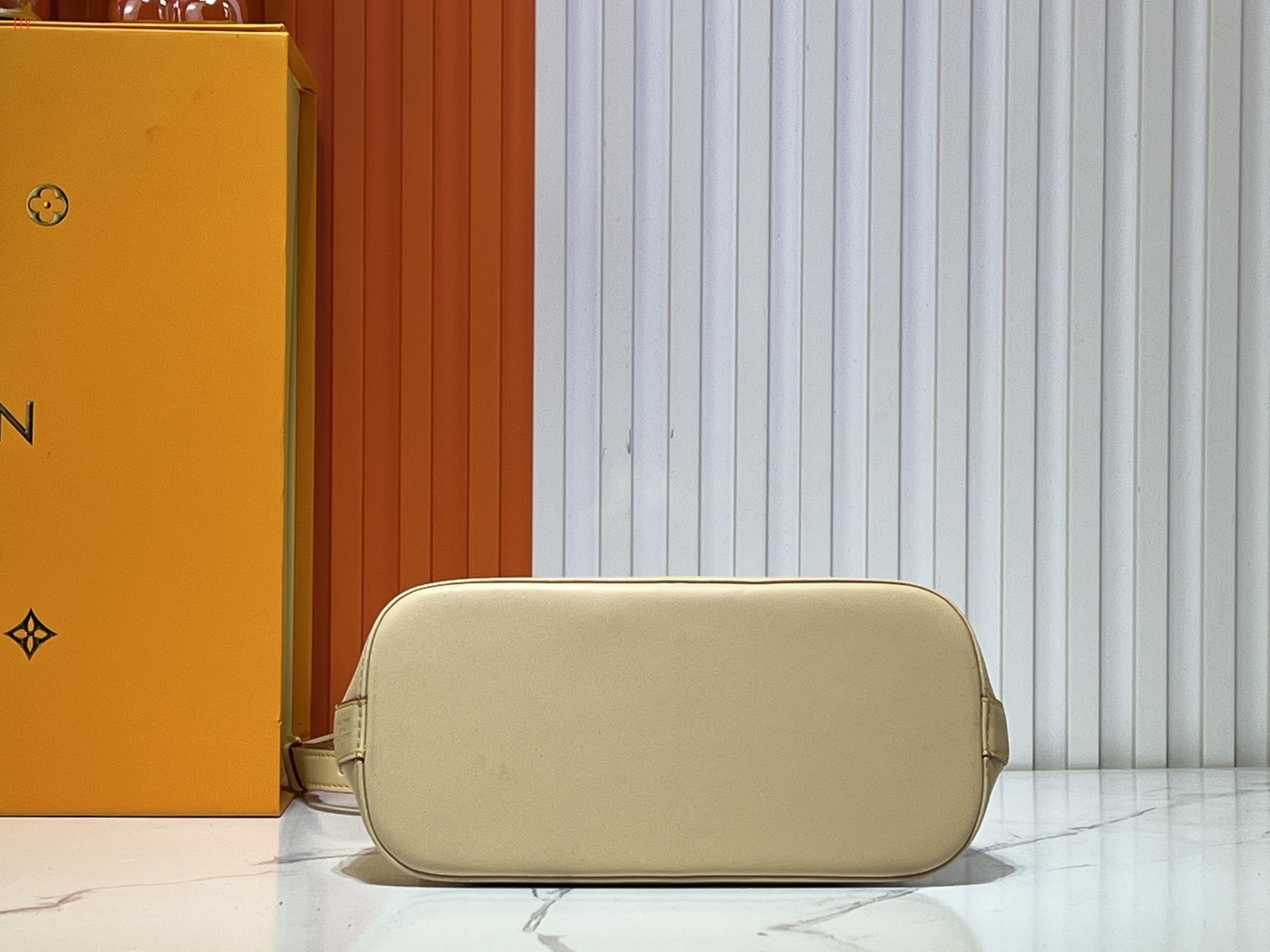 louis vuitton cherry print handbag - 23.5x17.5x11.5 cm - Image 3