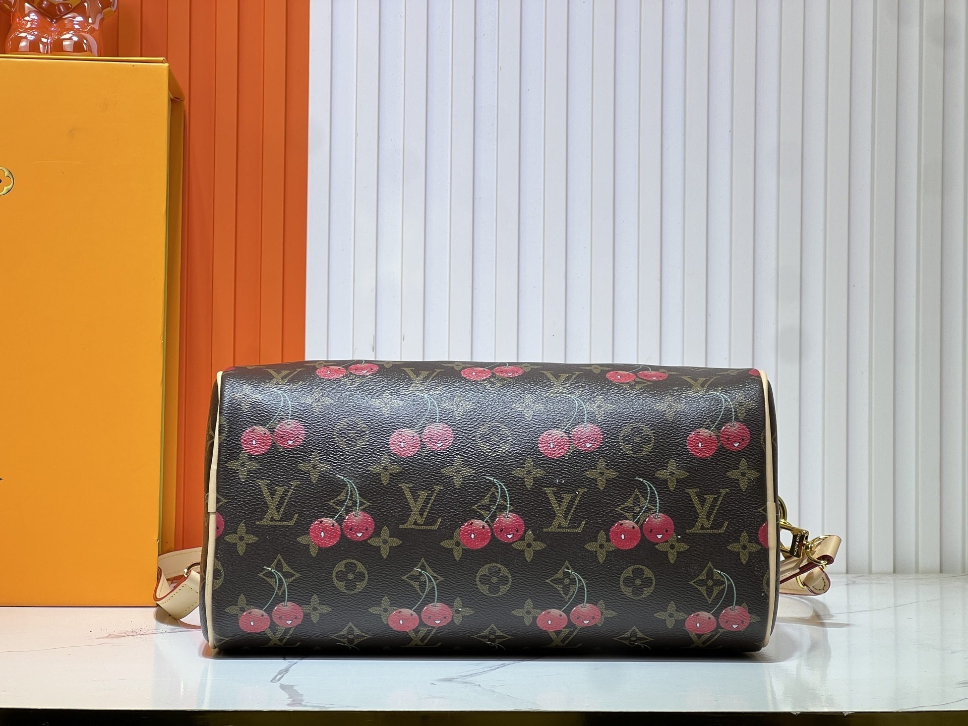 louis vuitton cherry print handbag 30*21*17 - Image 3