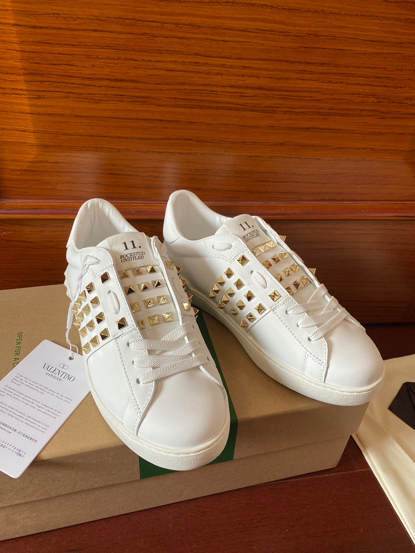 valentino couples sneakers 35-44 with studded design - Image 3