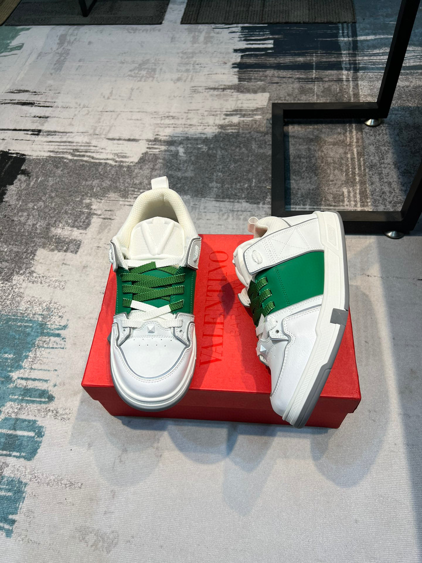 valentino unisex sneakers 35-44 - green and white - Image 3