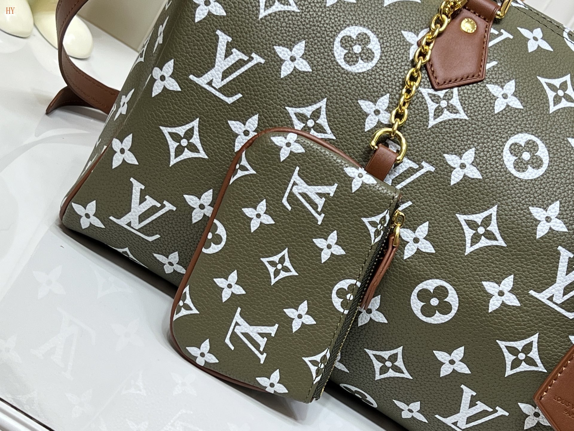 louis vuitton 40*26*23 monogram canvas bag - Image 3