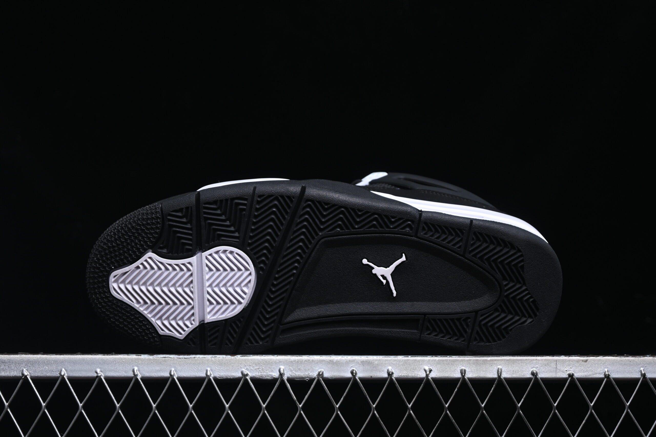 air jordan 4 retro 'white thunder' aj4 fq8138-001 - Image 6