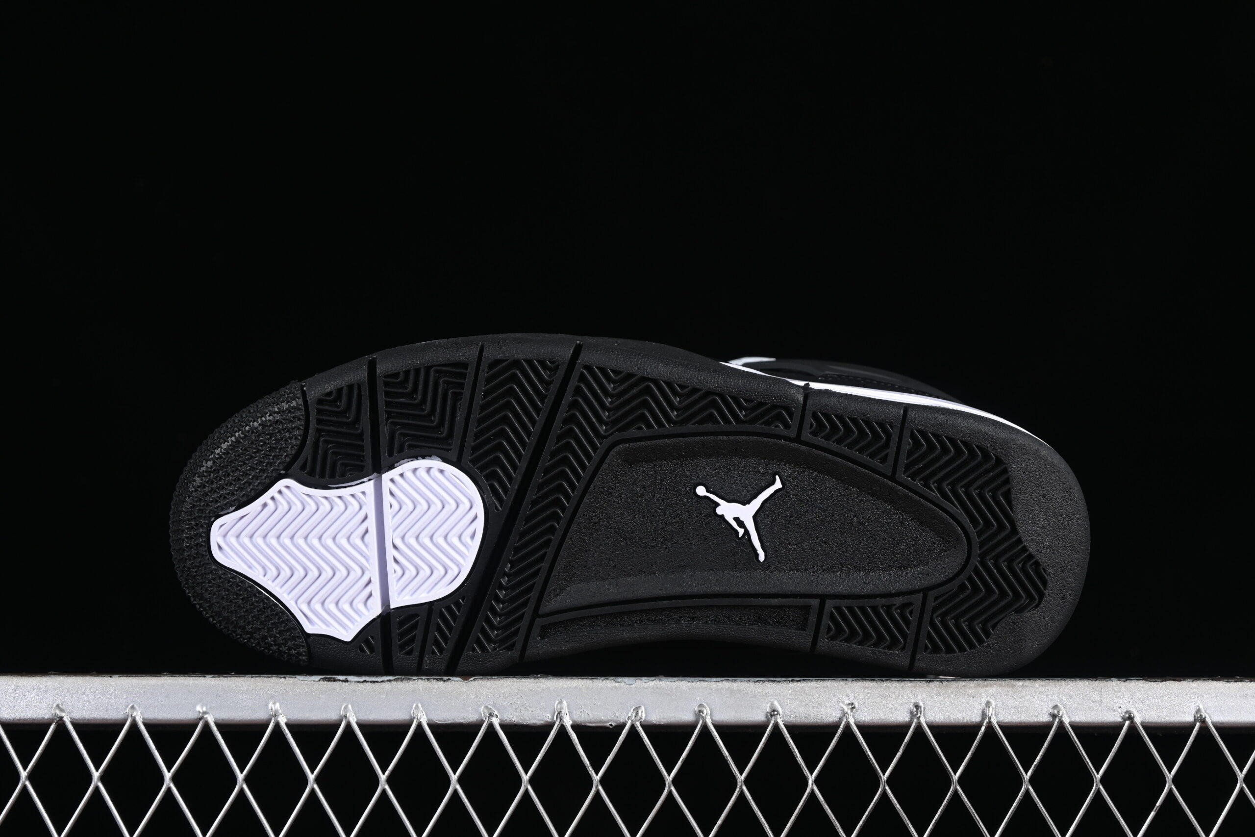 air jordan 4 retro 'white thunder' fq8138-001 - Image 6