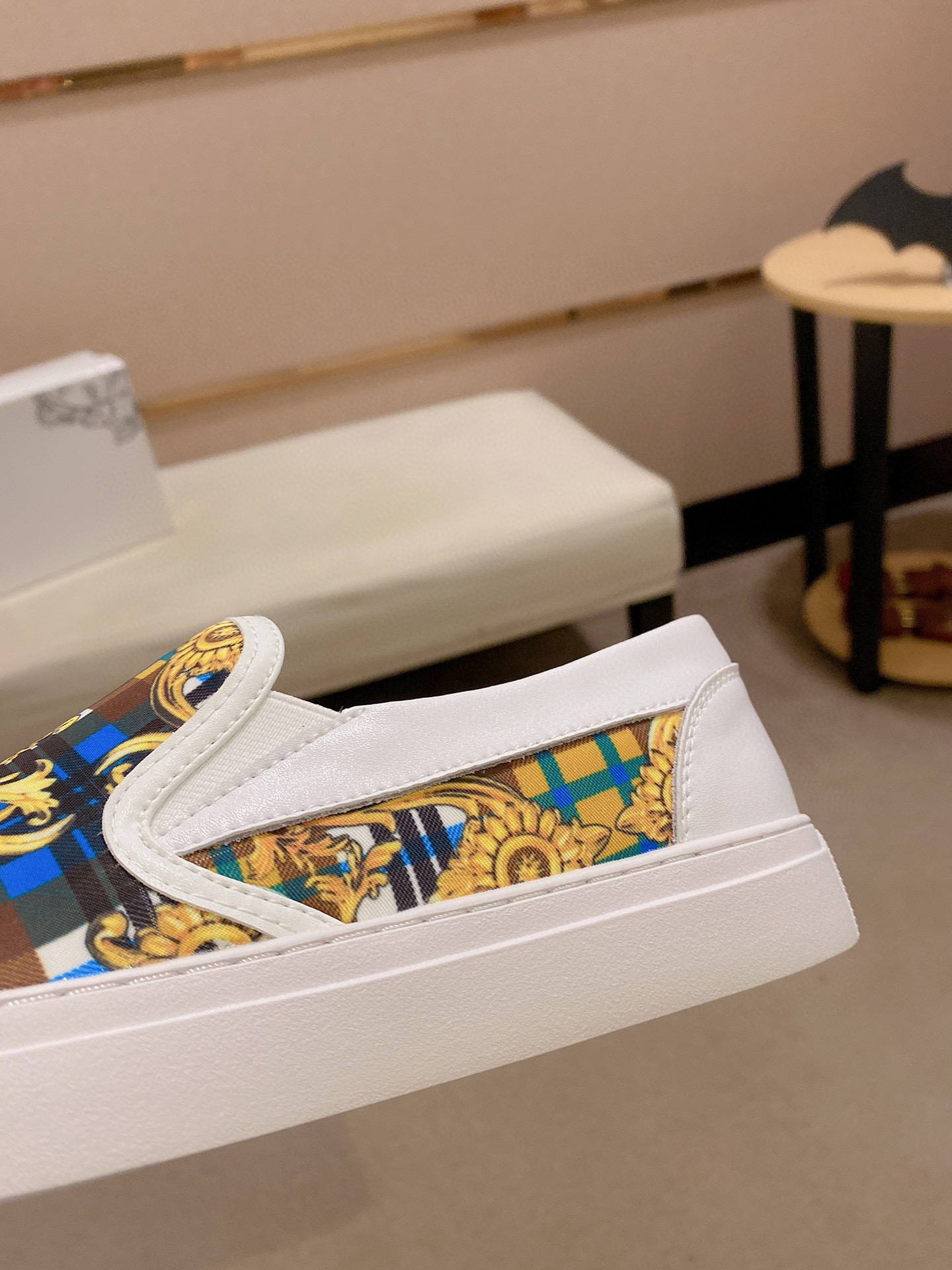 versace slip-on shoes 38-44 - stylish and comfortable - Image 3