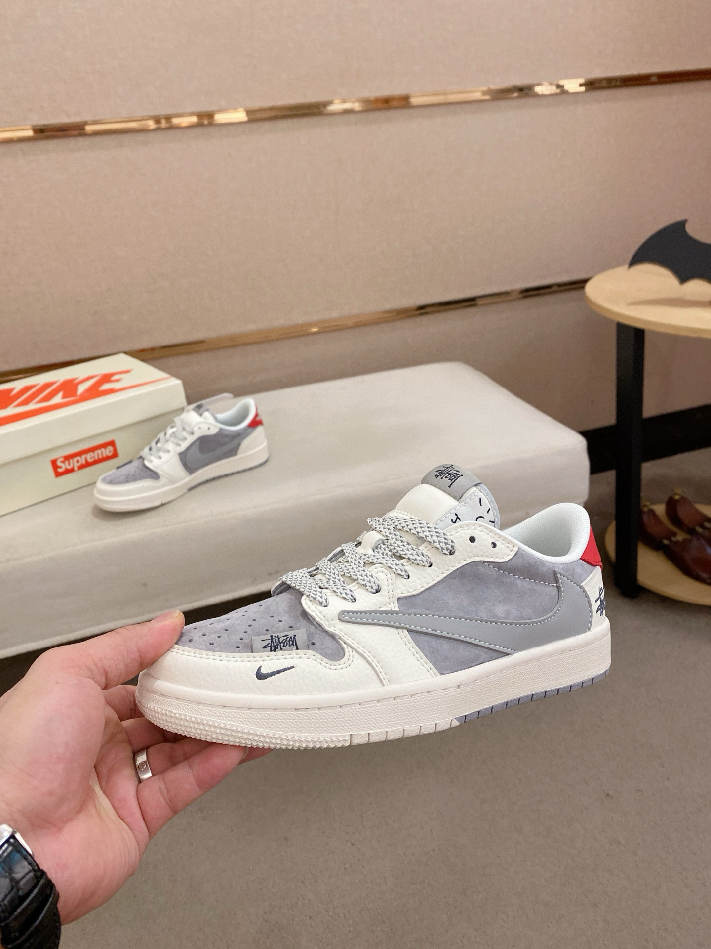 louis vuitton x supreme air jordan 1 low - size 35/44 - Image 3