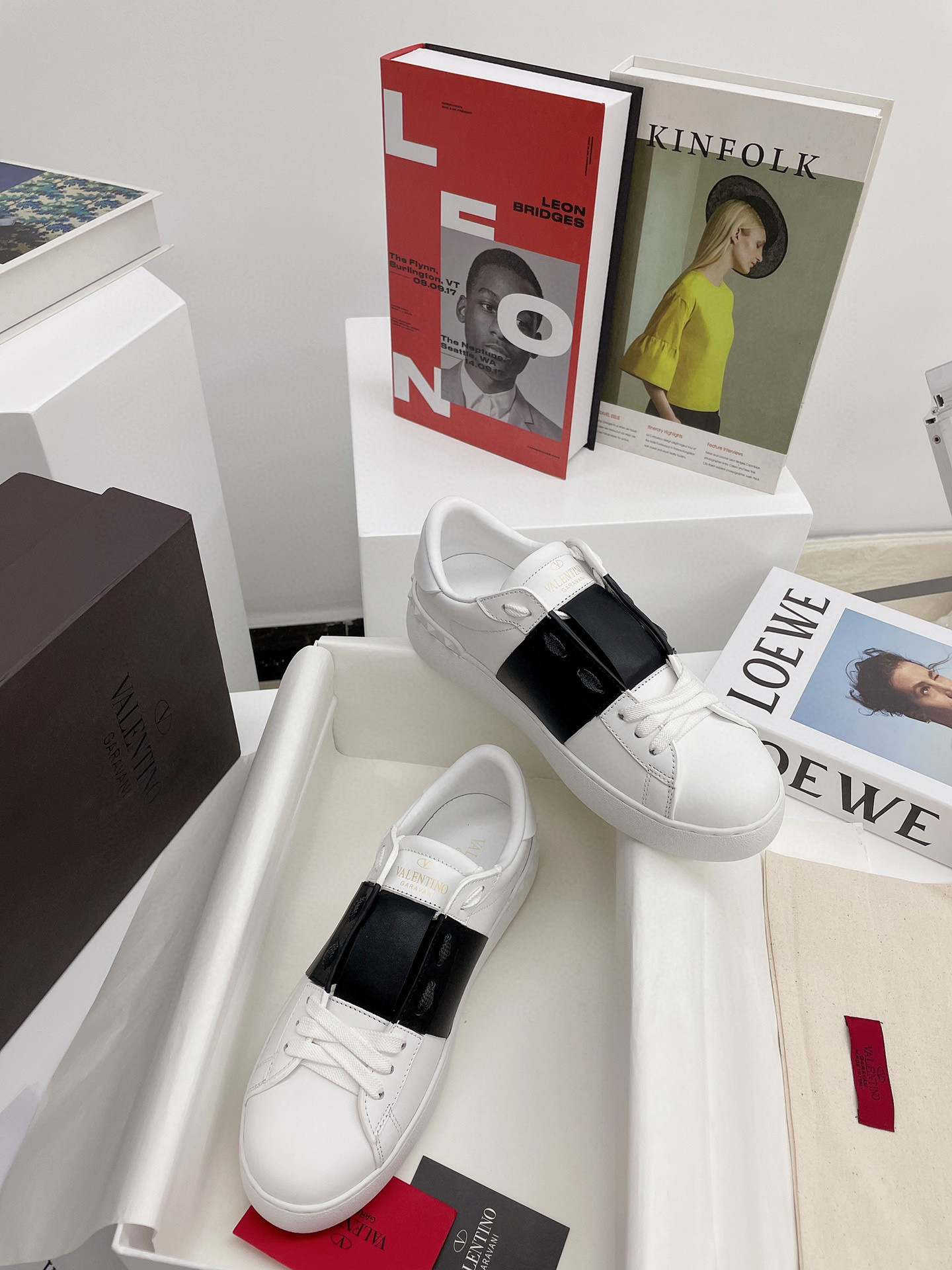 valentino unisex sneakers 35-44 - stylish and comfortable - Image 3