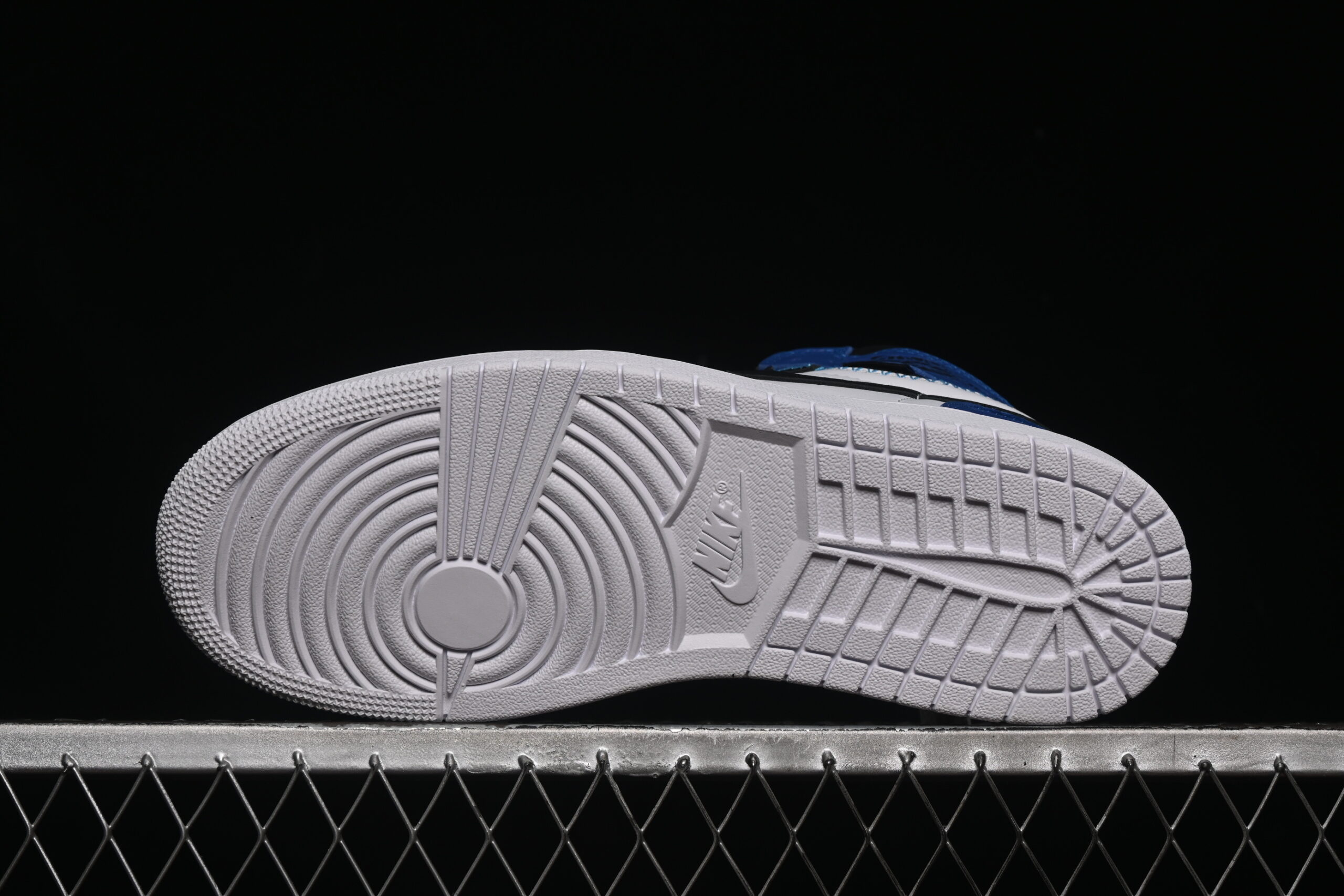 fragment x union x air jordan 1 retro high basketball shoes - Image 3