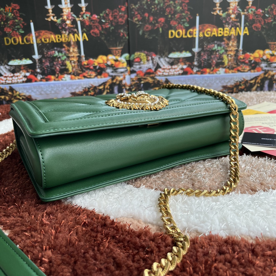 dolce & gabbana green quilted shoulder bag 26*18*7.5 - Image 3