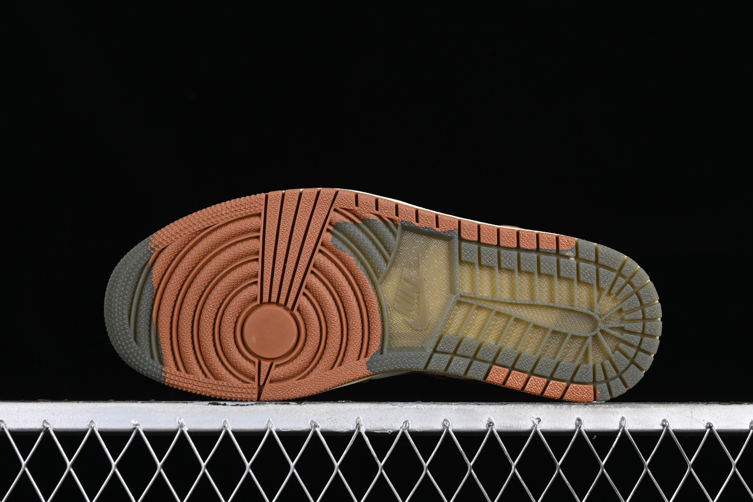 air jordan 1 high 'voltage yellow' db2889-102 - Image 3