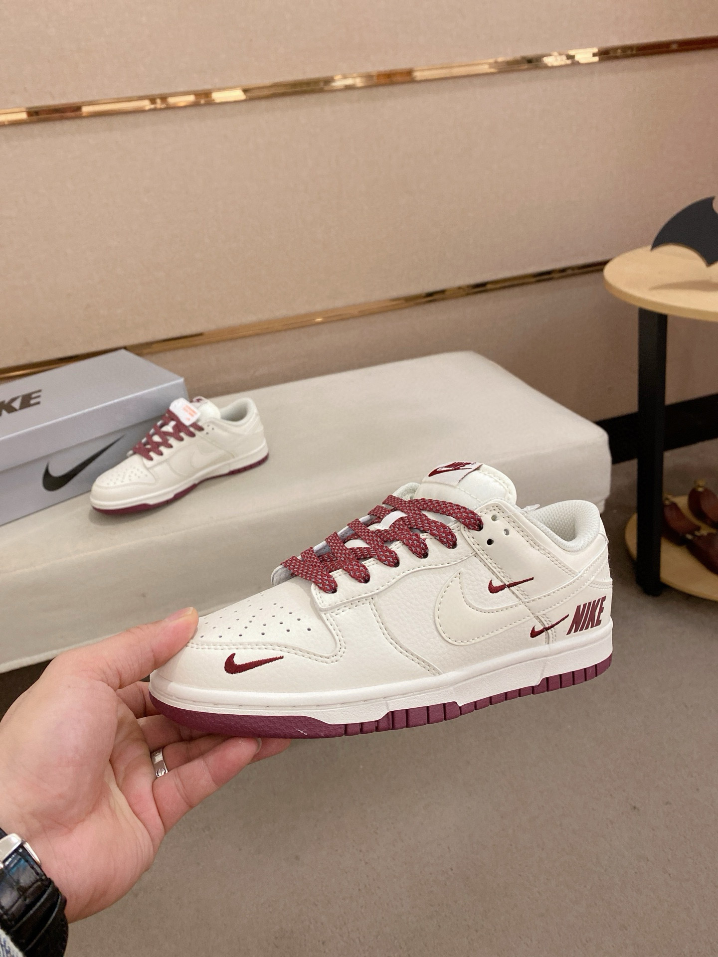 nike dunk low 'l' collaboration - size 35/44 - Image 3