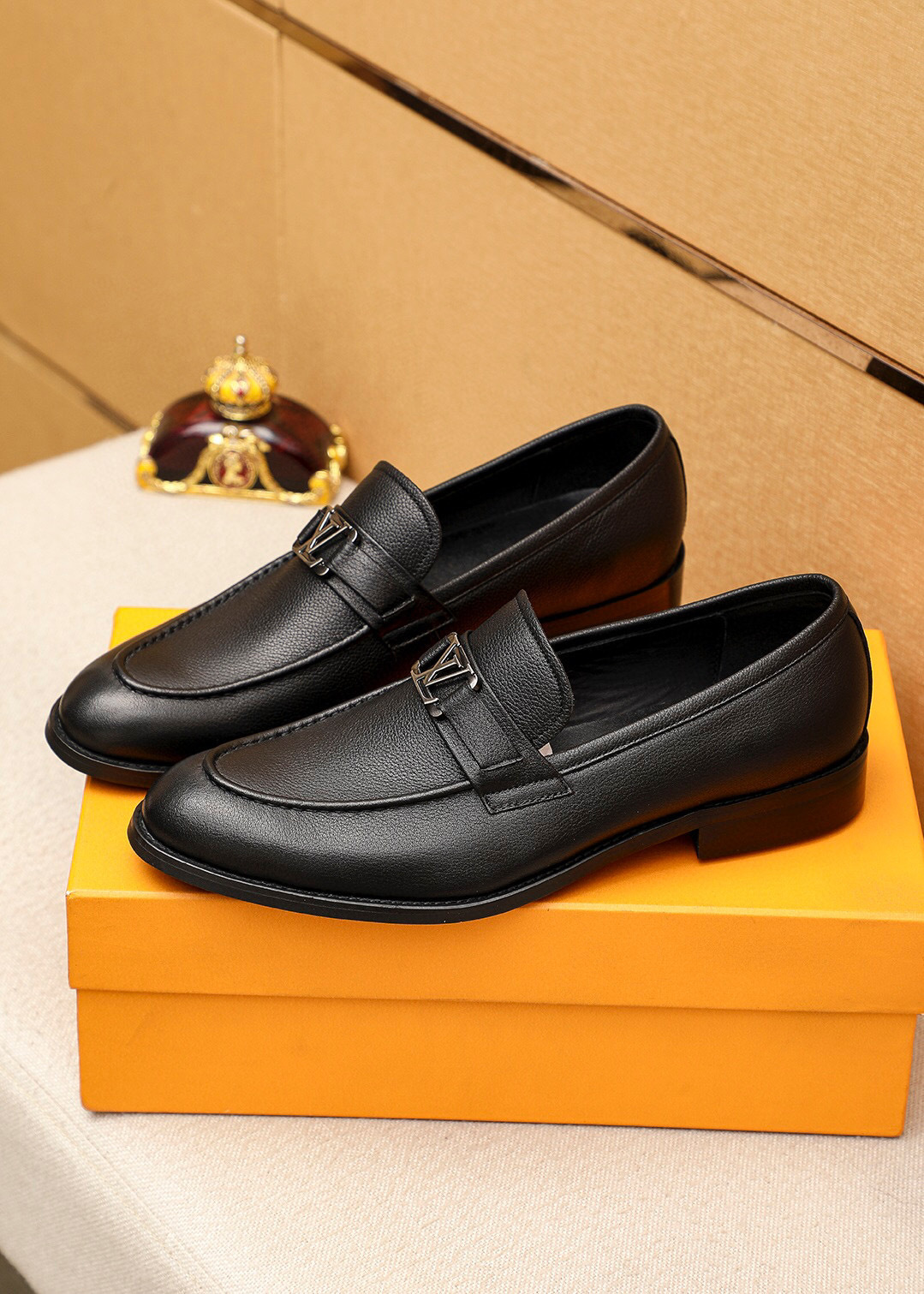 louis vuitton leather loafers size 39-44 - Image 3