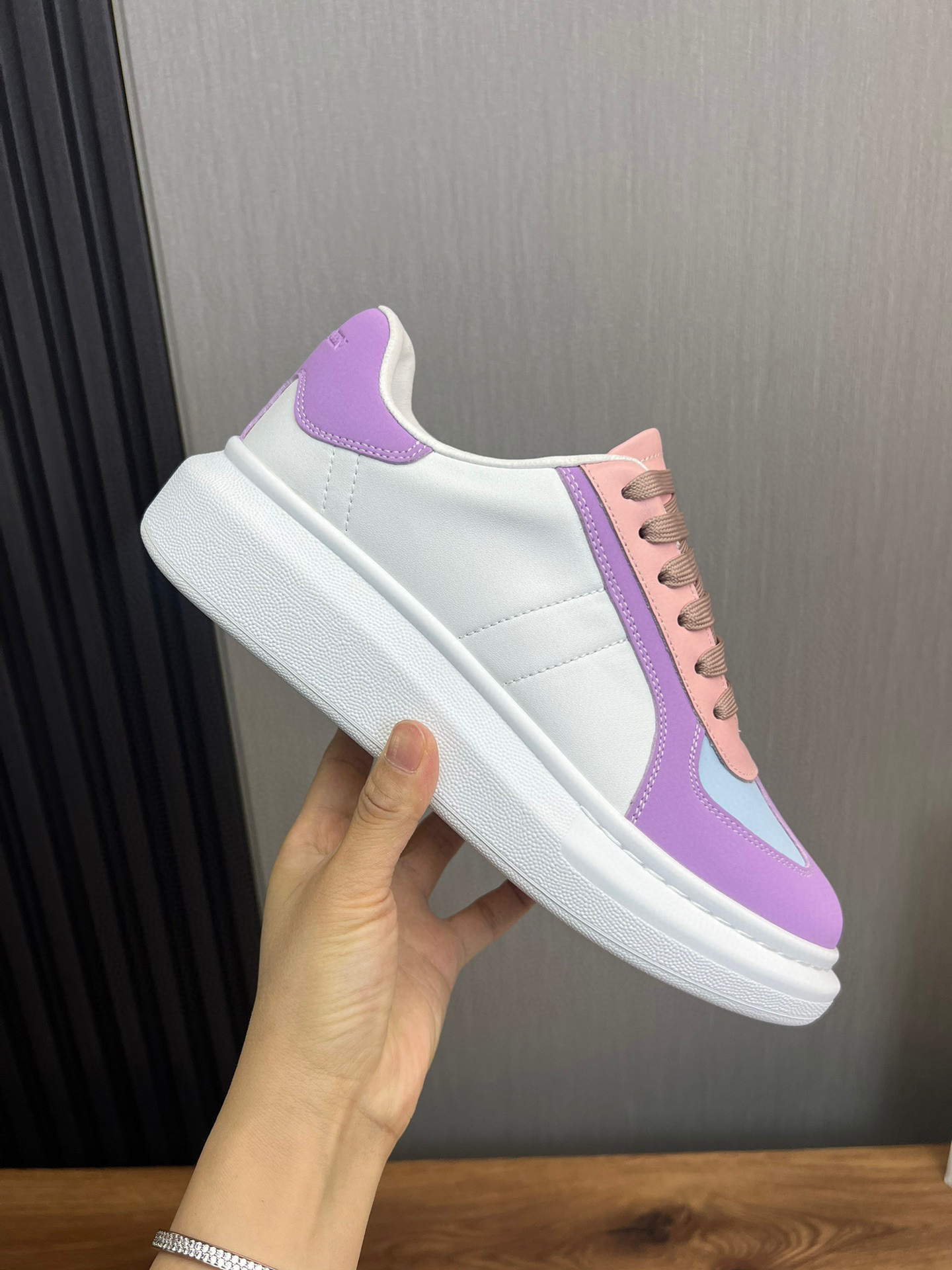 alexander mcqueen unisex sneakers 35-44 in purple and pink - Image 3