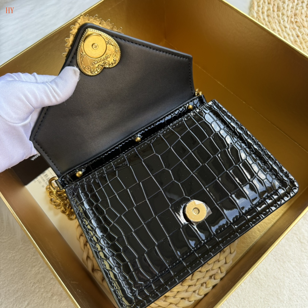 dolce & gabbana black crocodile-effect handbag 19*13*4.5 - Image 3