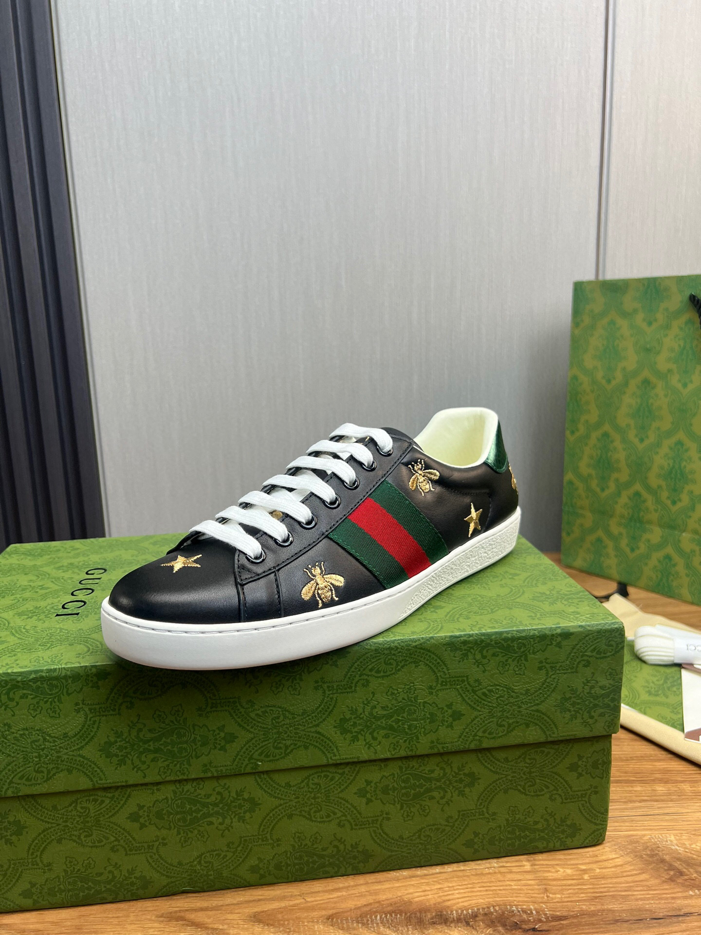 gucci g couples sneakers 35-44 with bee and star design - Image 3